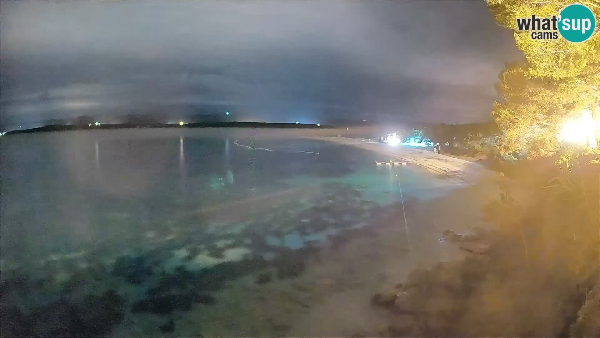 Web kamera Bol Zlatni Rat – Pogled uživo s otoka Brača