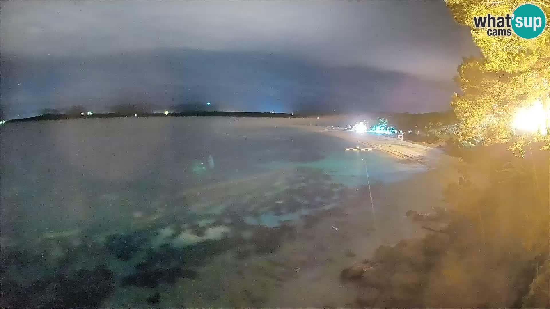 Web kamera Bol Zlatni Rat – Pogled uživo s otoka Brača