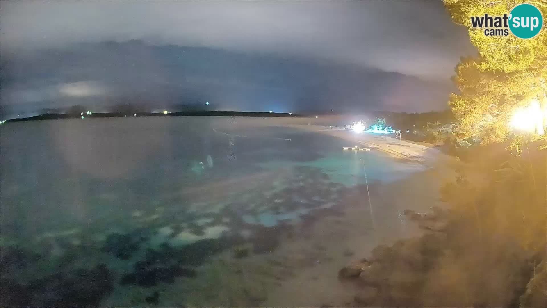 Spletna kamera Bol Zlatni Rat – Pogled v živo z otoka Brač