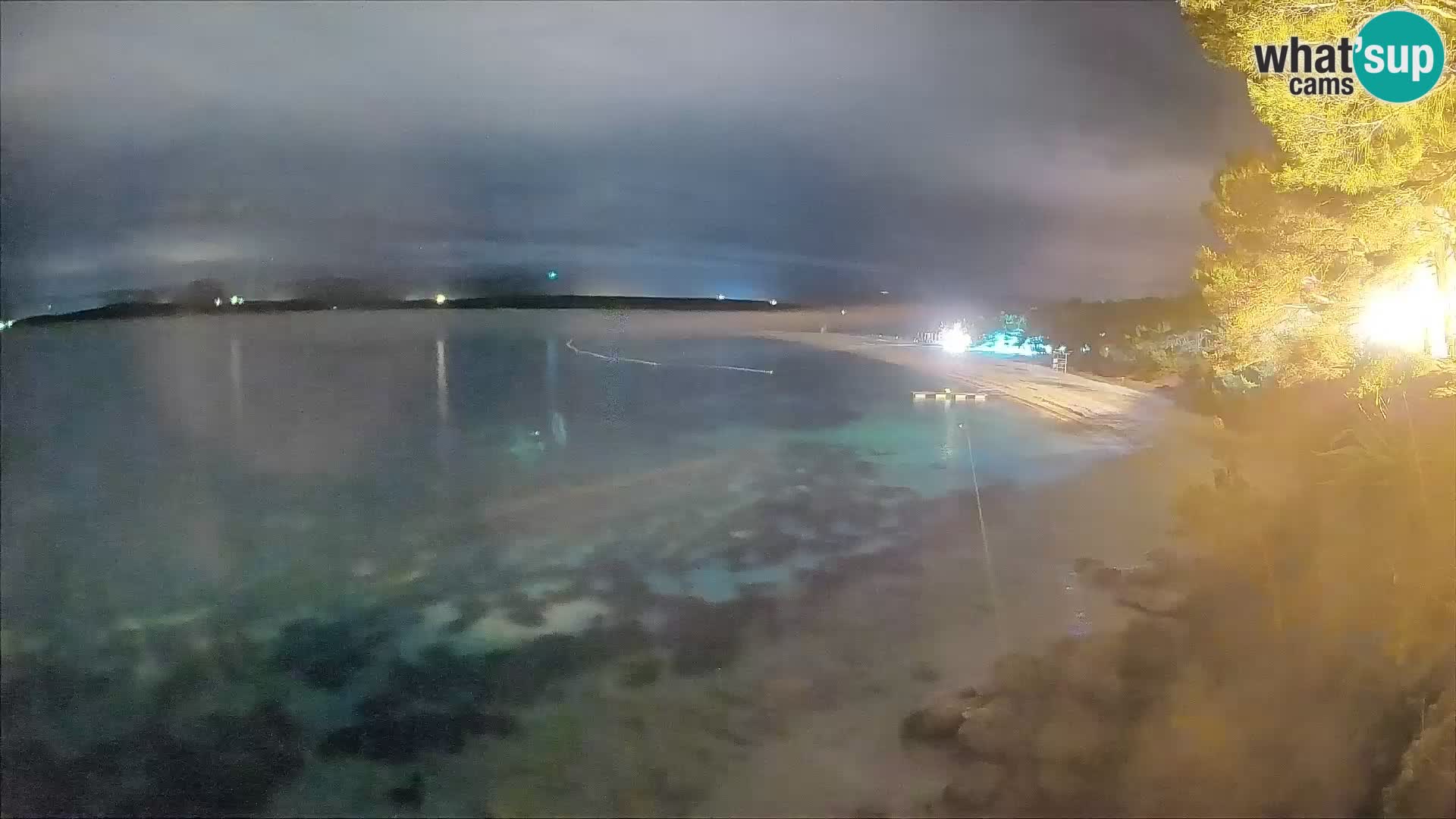 Web kamera Bol Zlatni Rat – Pogled uživo s otoka Brača