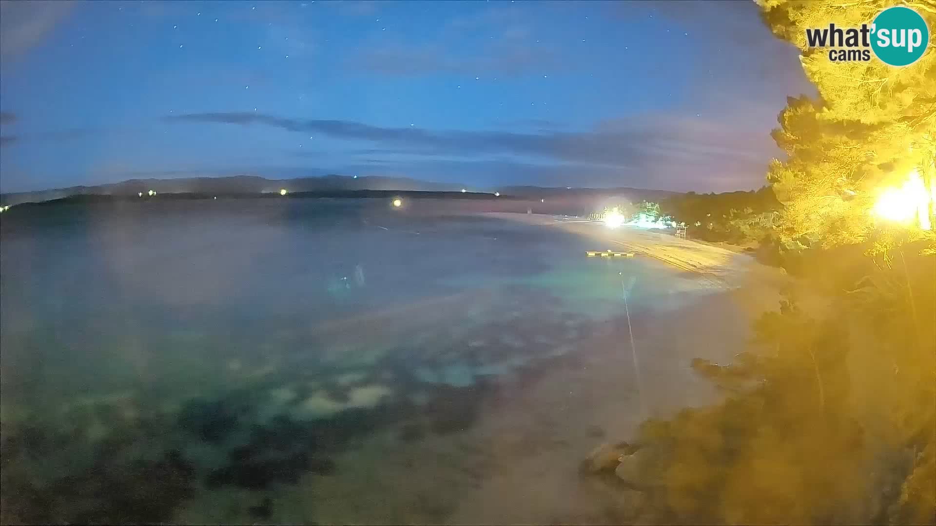 Web kamera Bol Zlatni Rat – Pogled uživo s otoka Brača