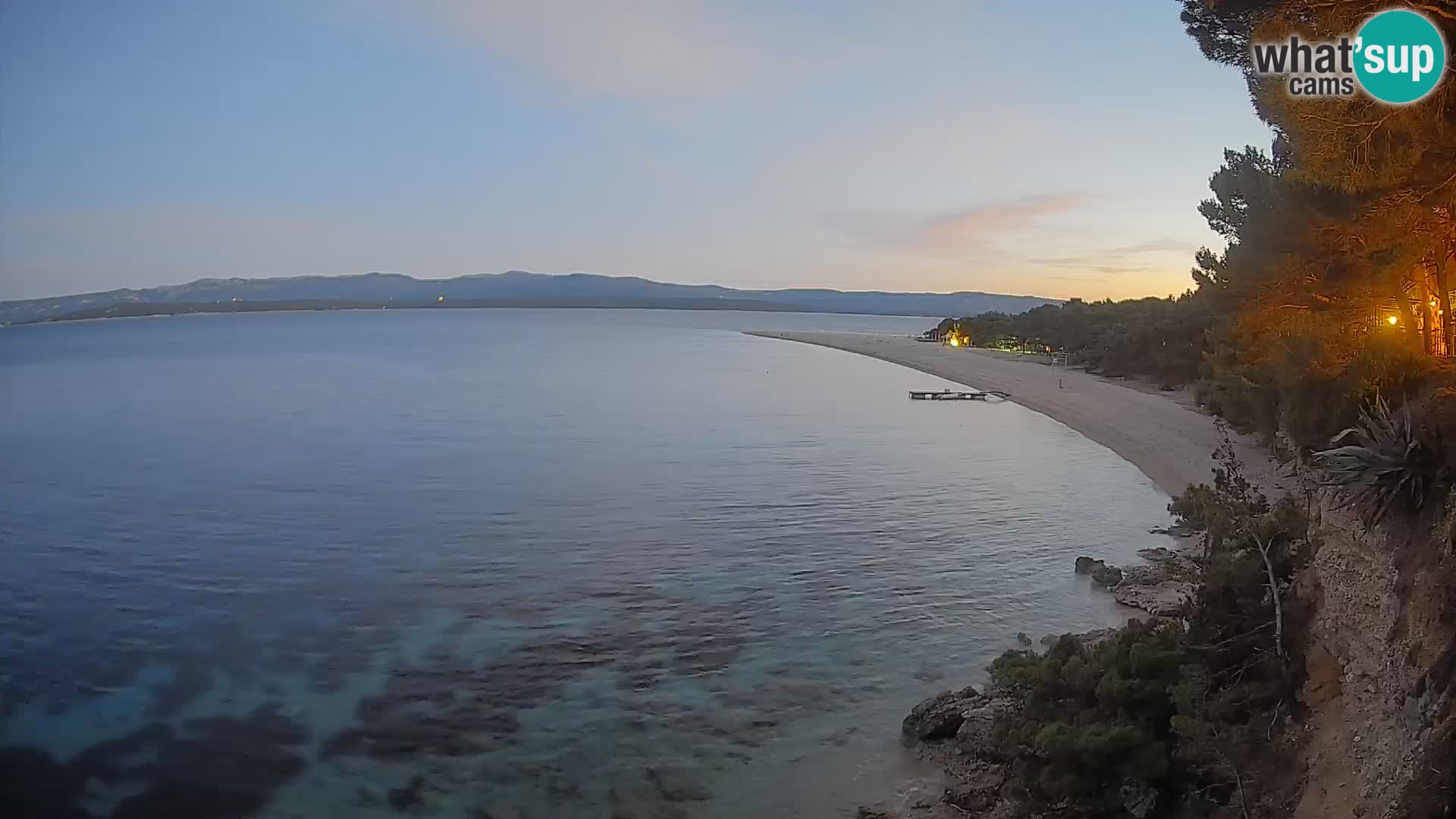 Spletna kamera Bol Zlatni Rat – Pogled v živo z otoka Brač