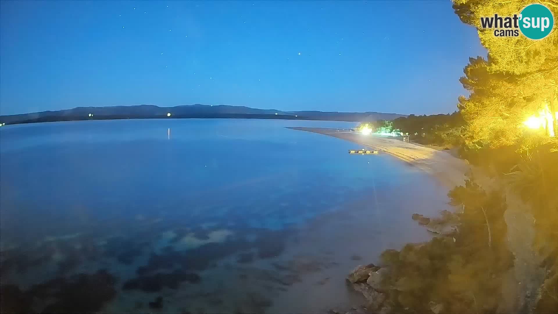 Spletna kamera Bol Zlatni Rat – Pogled v živo z otoka Brač