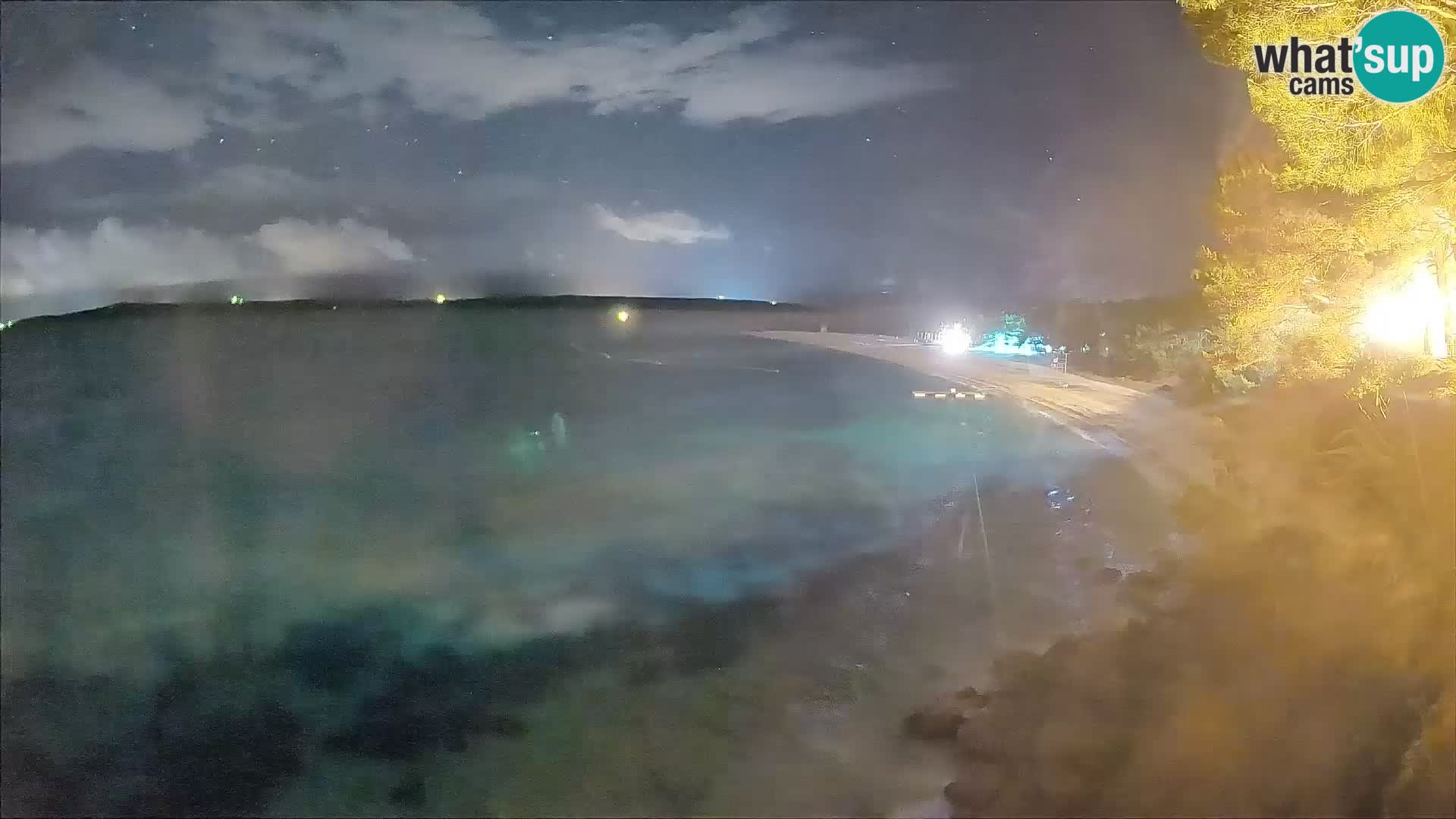 Spletna kamera Bol Zlatni Rat – Pogled v živo z otoka Brač