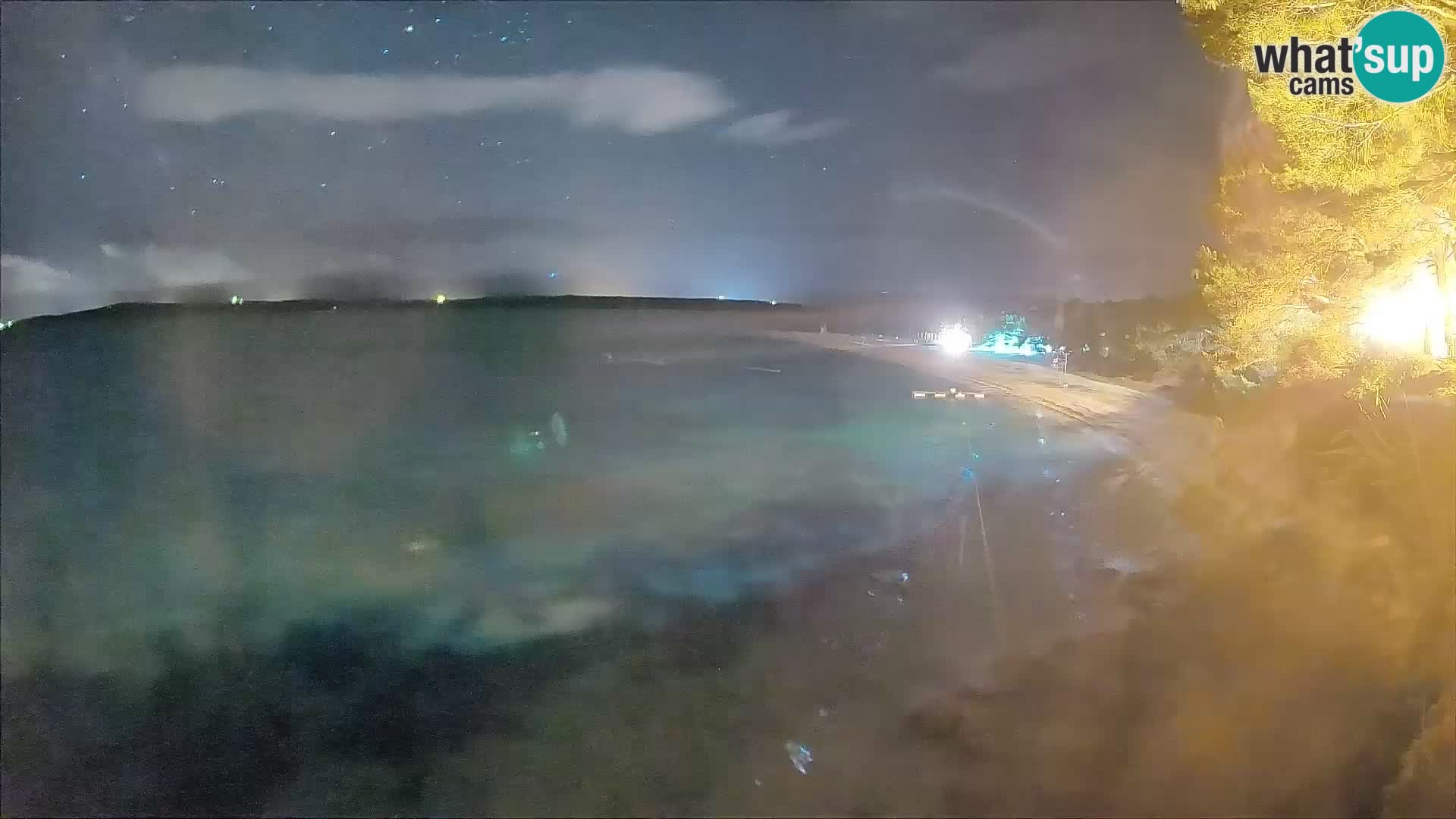 Spletna kamera Bol Zlatni Rat – Pogled v živo z otoka Brač