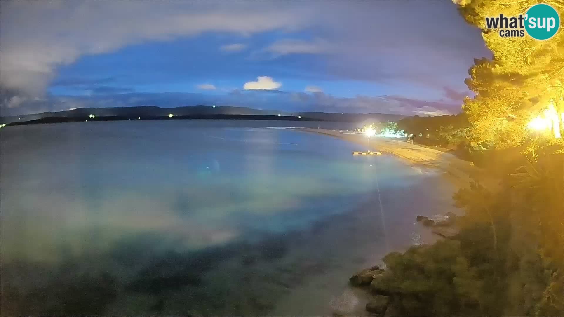 Spletna kamera Bol Zlatni Rat – Pogled v živo z otoka Brač