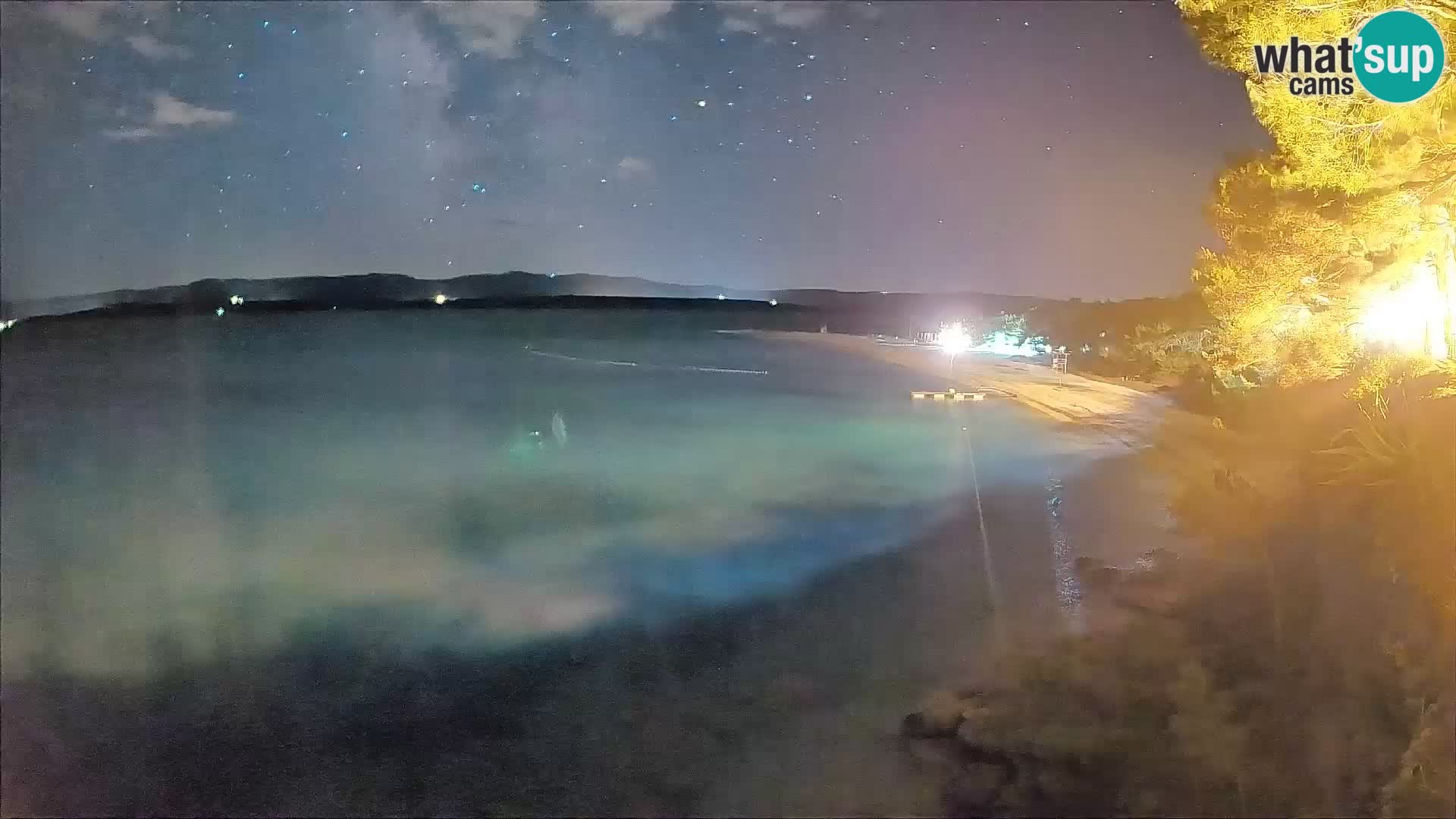Spletna kamera Bol Zlatni Rat – Pogled v živo z otoka Brač
