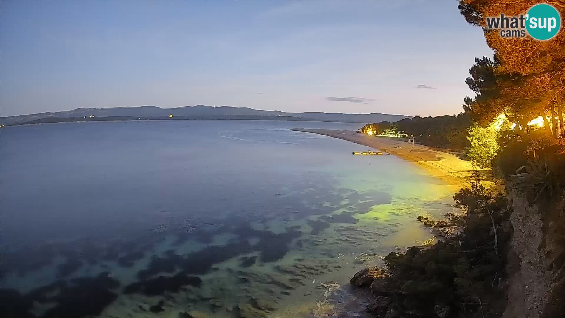 Spletna kamera Bol Zlatni Rat – Pogled v živo z otoka Brač