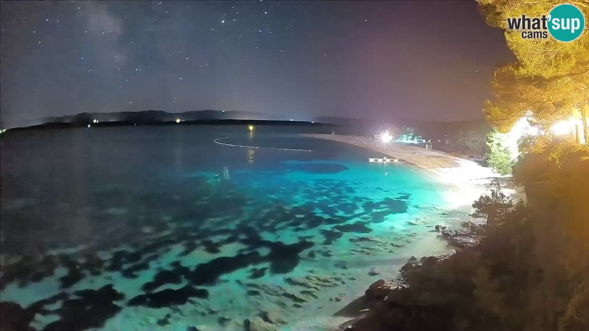 Web kamera Bol Zlatni Rat – Pogled uživo s otoka Brača
