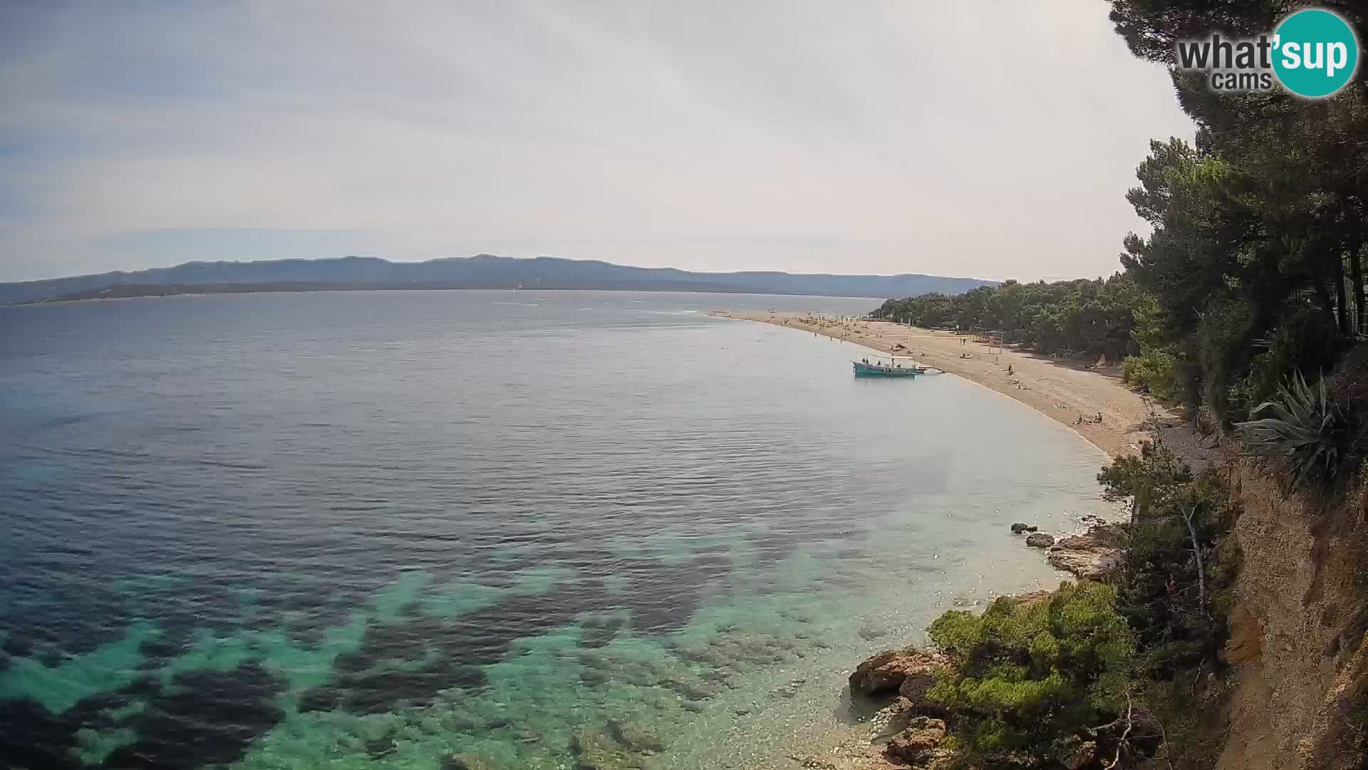 Web kamera Bol Zlatni Rat – Pogled uživo s otoka Brača