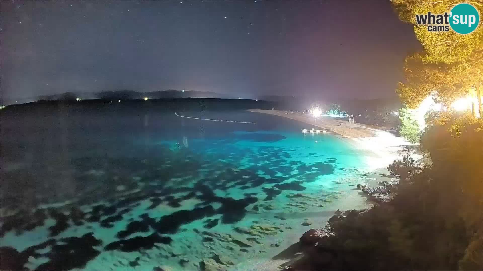 Web kamera Bol Zlatni Rat – Pogled uživo s otoka Brača