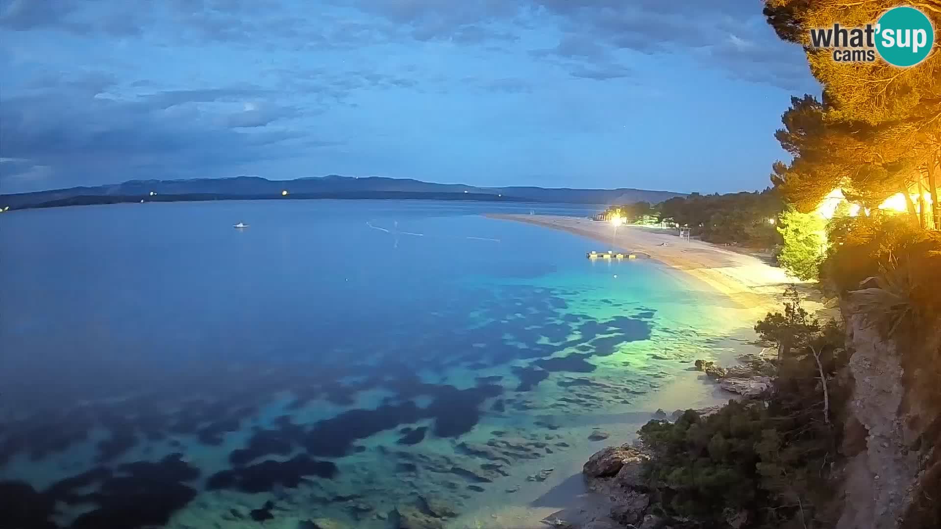 Spletna kamera Bol Zlatni Rat – Pogled v živo z otoka Brač