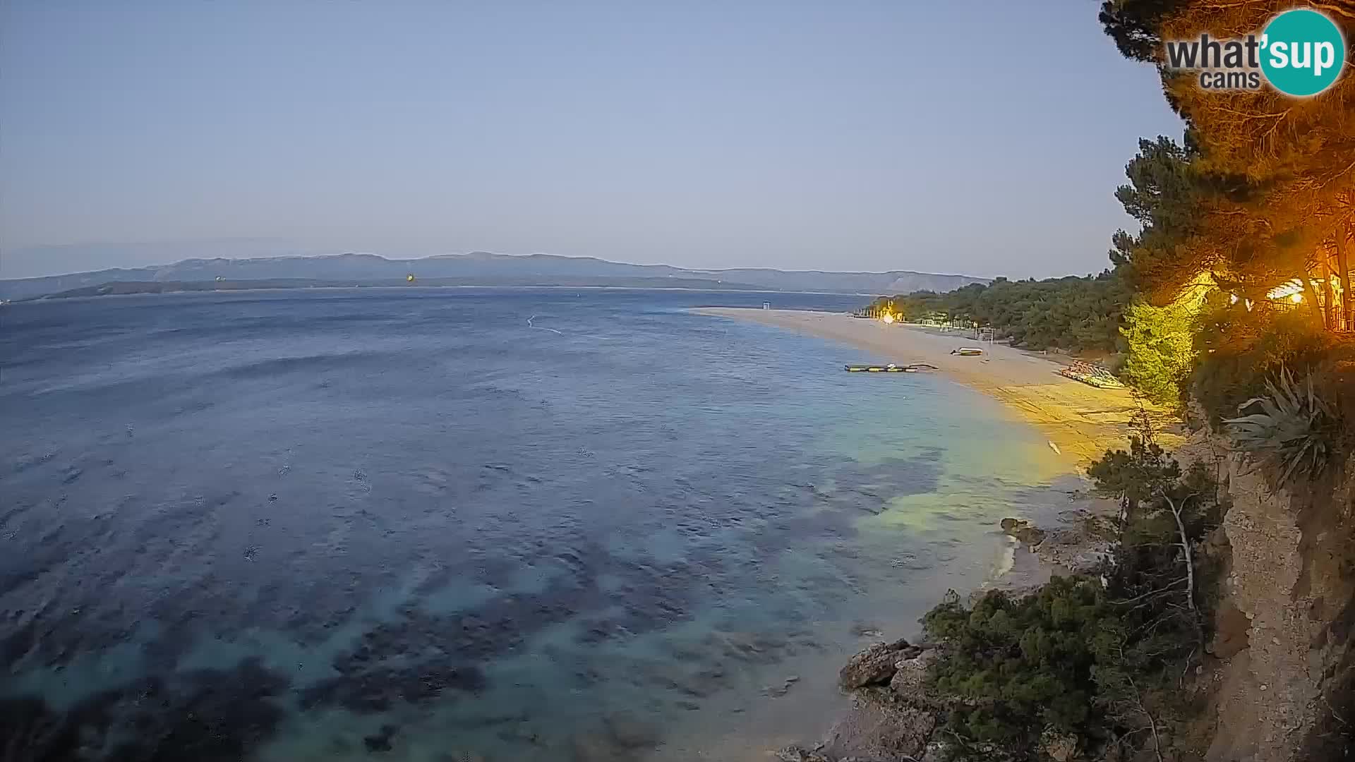 Web kamera Bol Zlatni Rat – Pogled uživo s otoka Brača