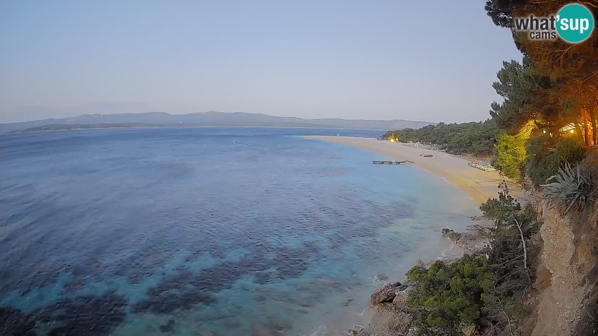 Spletna kamera Bol Zlatni Rat – Pogled v živo z otoka Brač