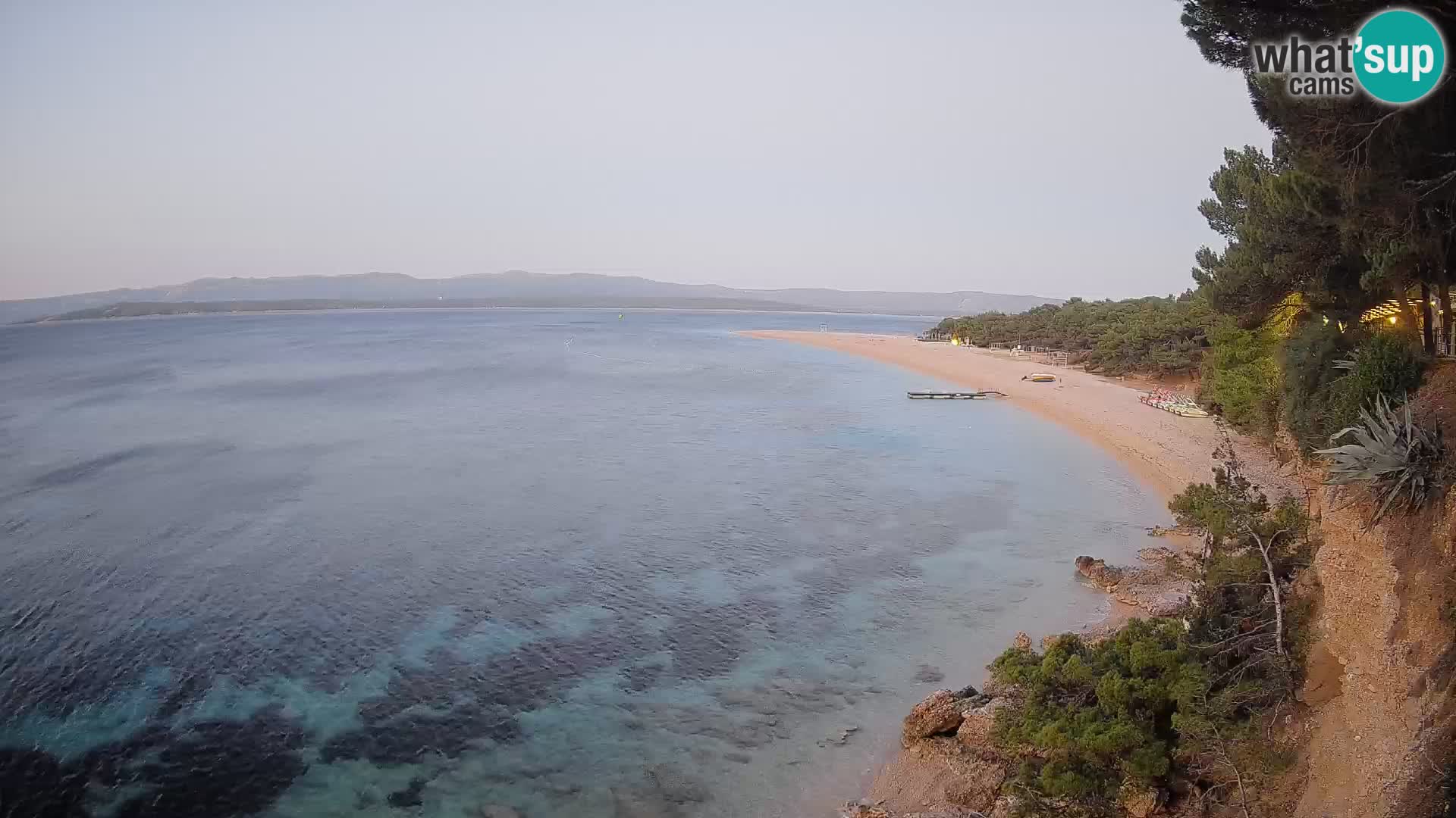 Spletna kamera Bol Zlatni Rat – Pogled v živo z otoka Brač