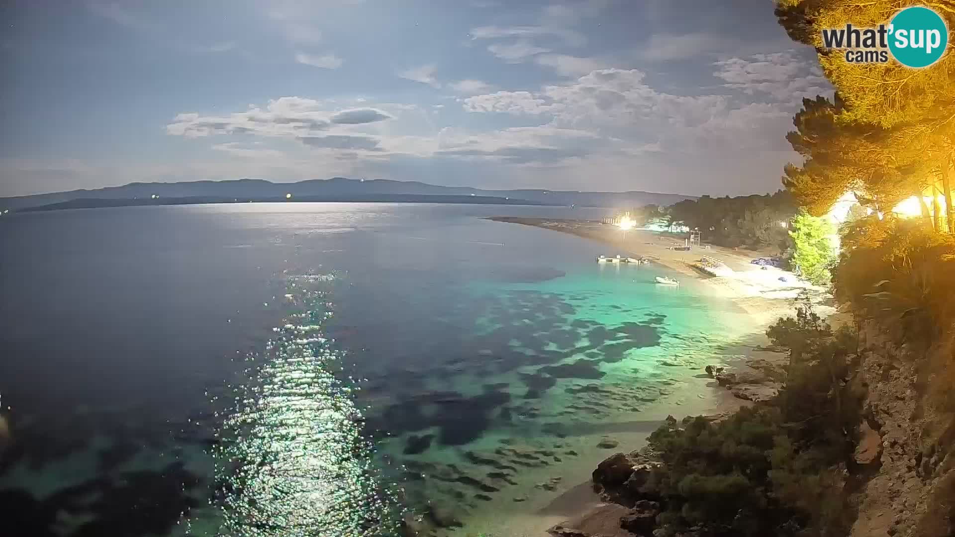 Web kamera Bol Zlatni Rat – Pogled uživo s otoka Brača