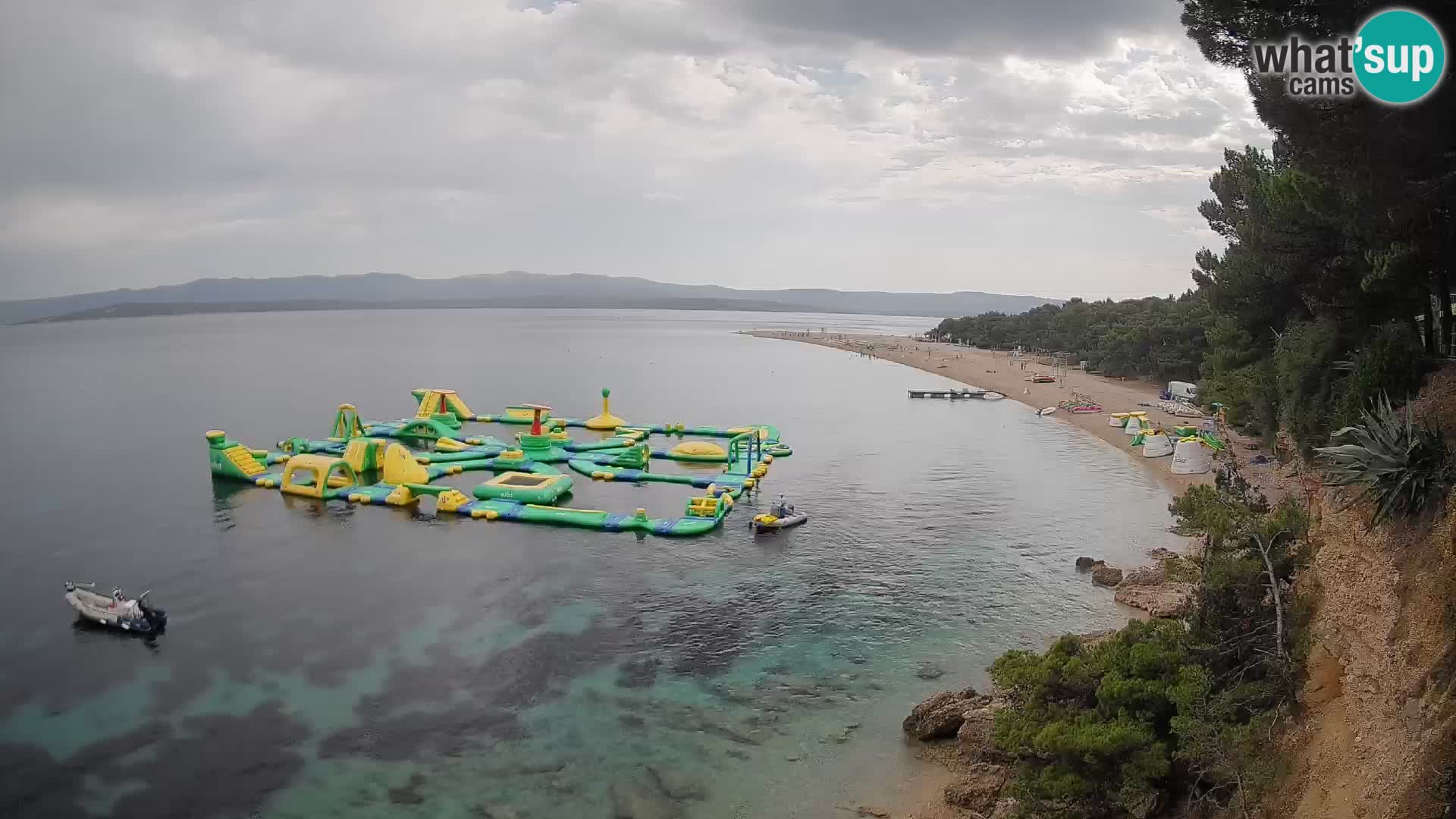 Web kamera Bol Zlatni Rat – Pogled uživo s otoka Brača