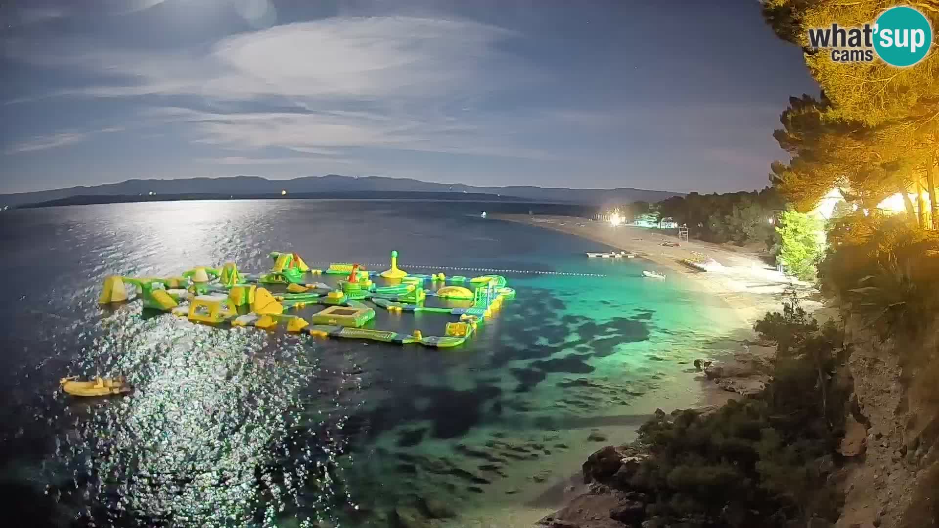 Web kamera Bol Zlatni Rat – Pogled uživo s otoka Brača