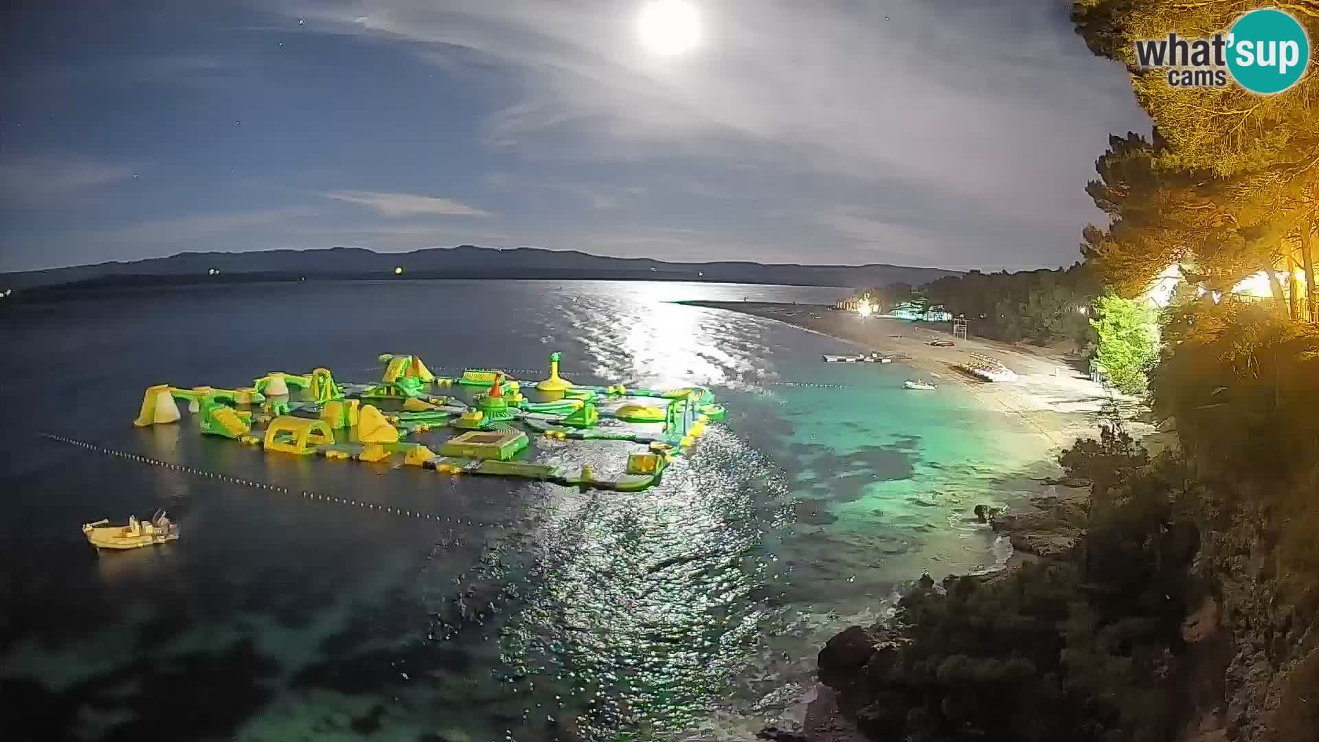 Web kamera Bol Zlatni Rat – Pogled uživo s otoka Brača