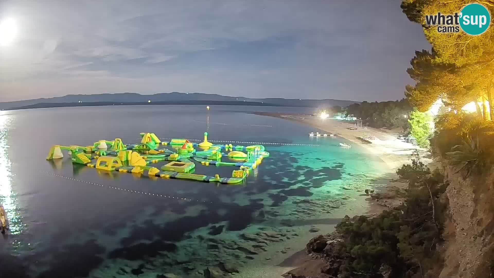 Web kamera Bol Zlatni Rat – Pogled uživo s otoka Brača