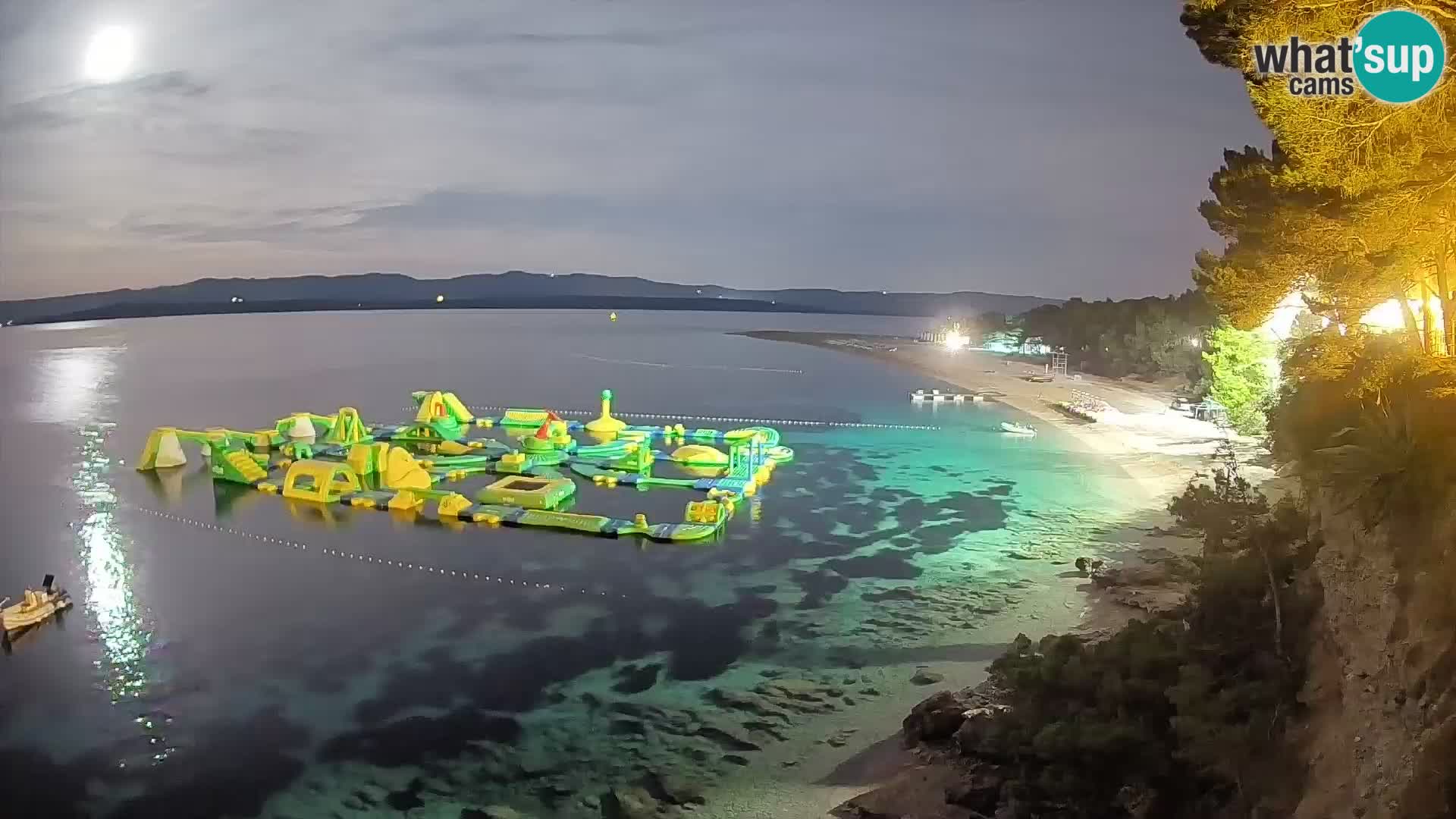 Web kamera Bol Zlatni Rat – Pogled uživo s otoka Brača