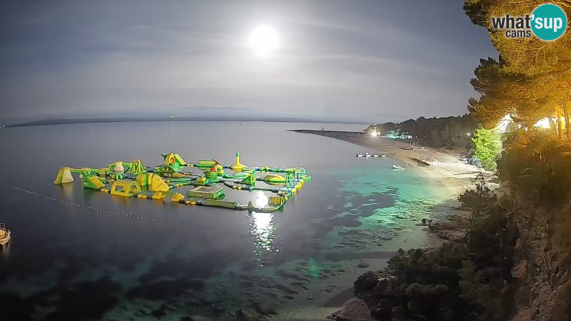 Web kamera Bol Zlatni Rat – Pogled uživo s otoka Brača