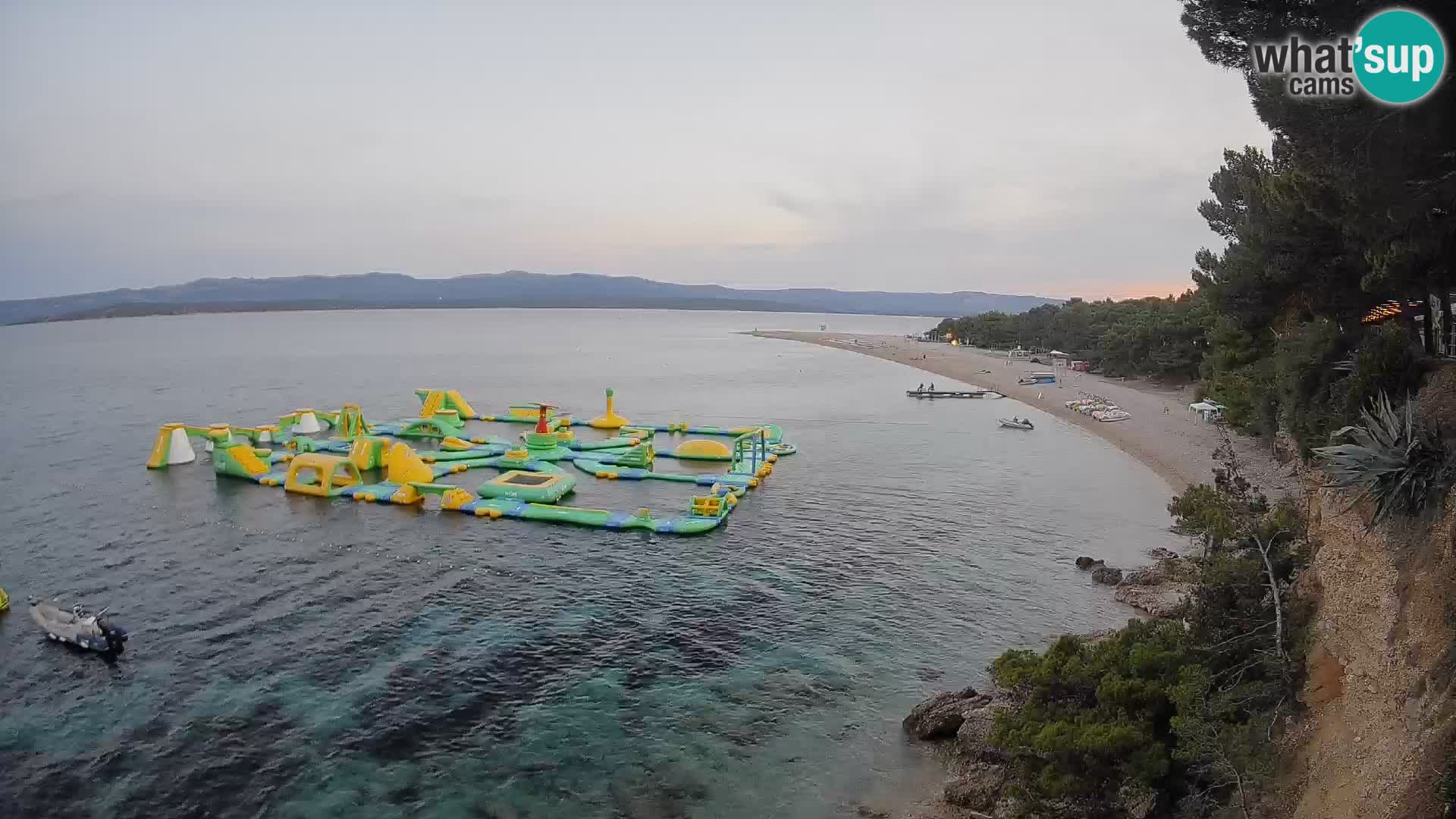 Web kamera Bol Zlatni Rat – Pogled uživo s otoka Brača