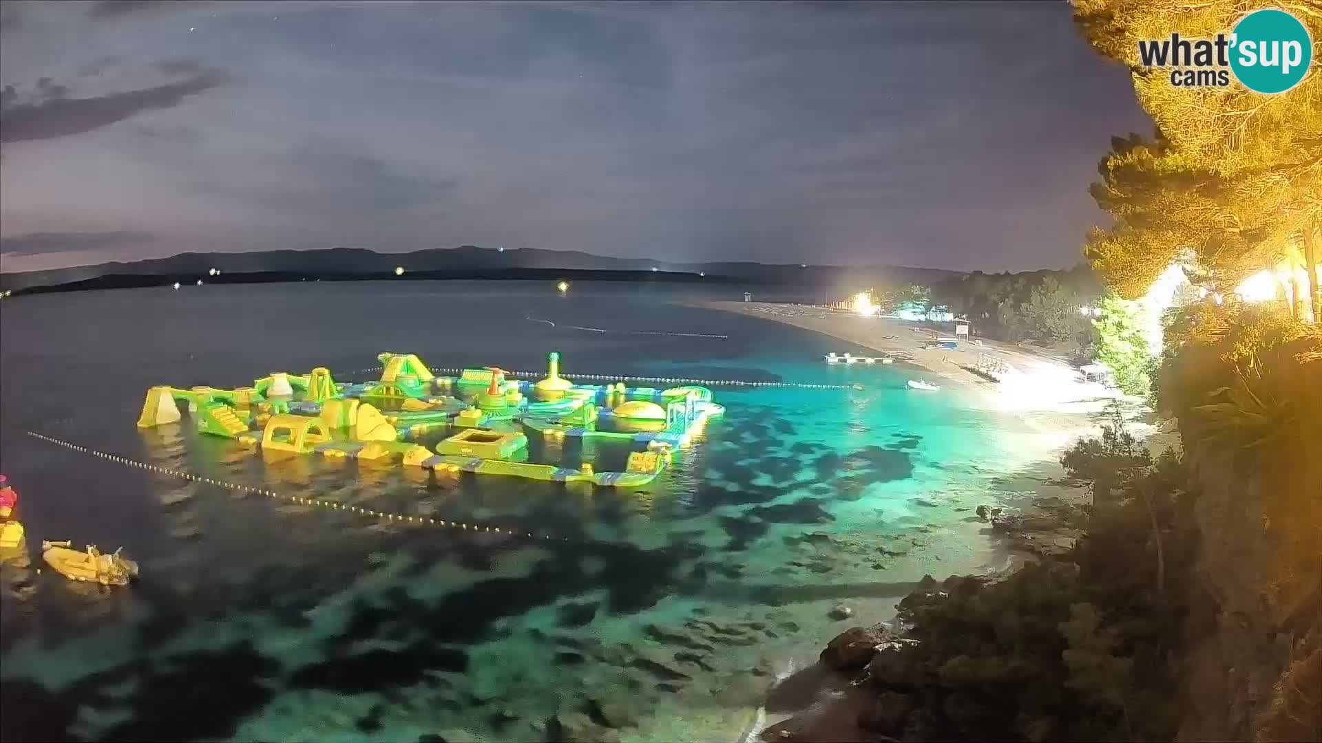 Web kamera Bol Zlatni Rat – Pogled uživo s otoka Brača