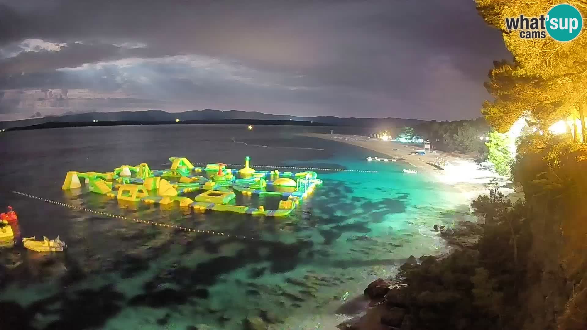 Spletna kamera Bol Zlatni Rat – Pogled v živo z otoka Brač