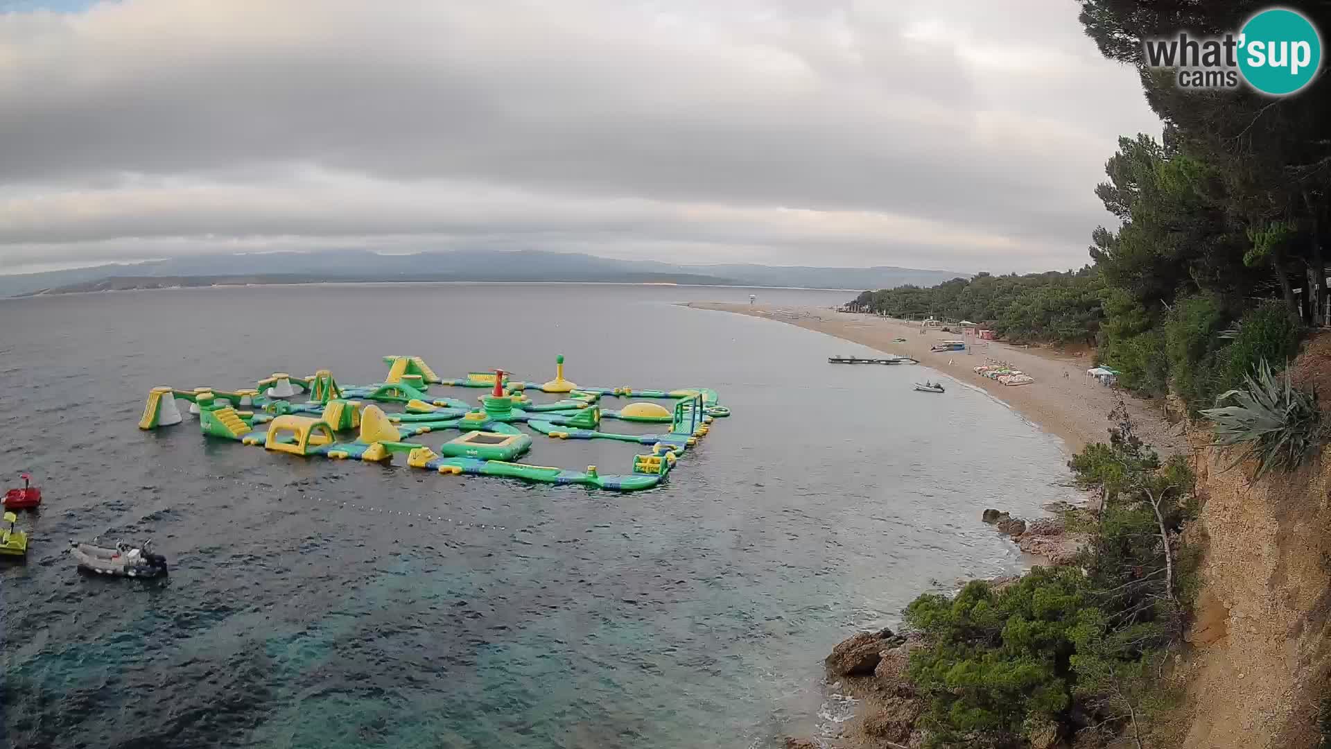 Web kamera Bol Zlatni Rat – Pogled uživo s otoka Brača