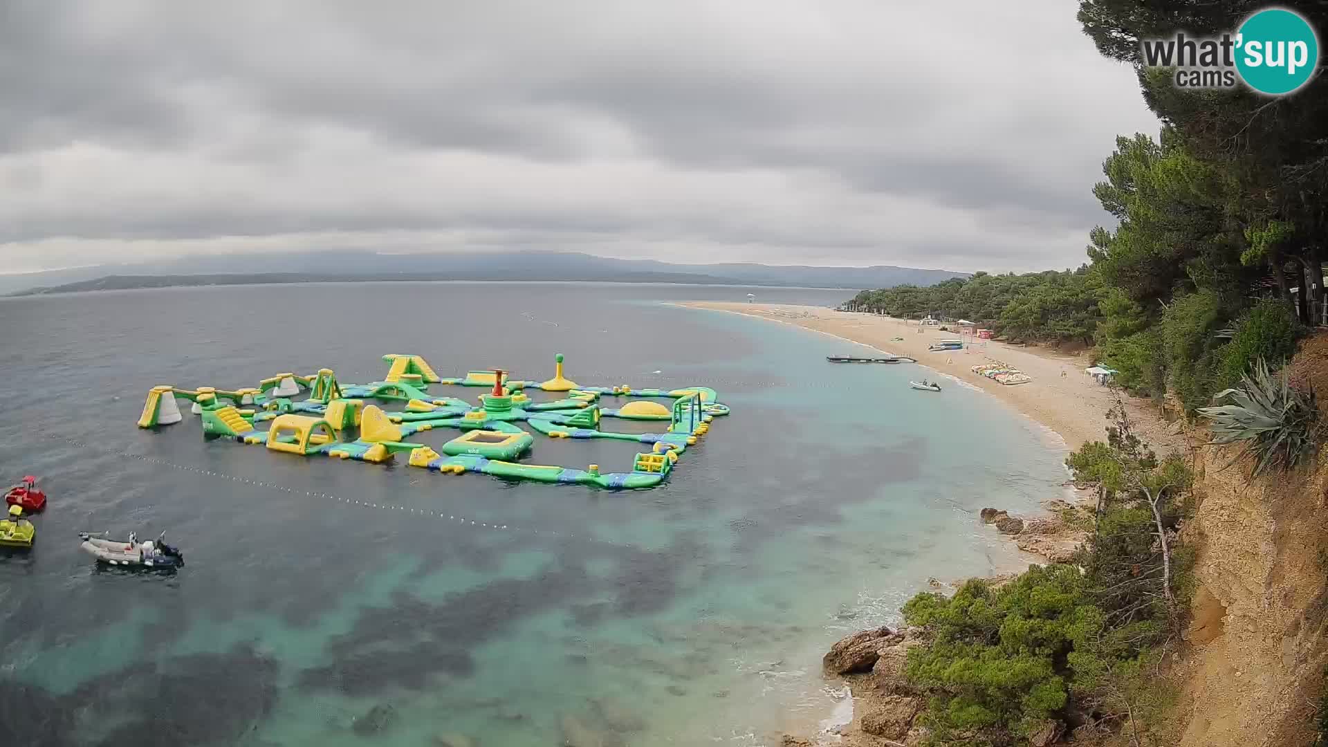 Spletna kamera Bol Zlatni Rat – Pogled v živo z otoka Brač