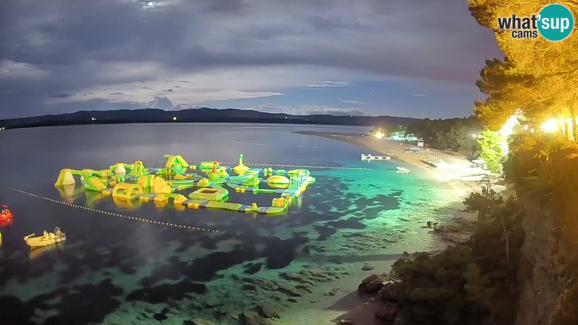 Web kamera Bol Zlatni Rat – Pogled uživo s otoka Brača
