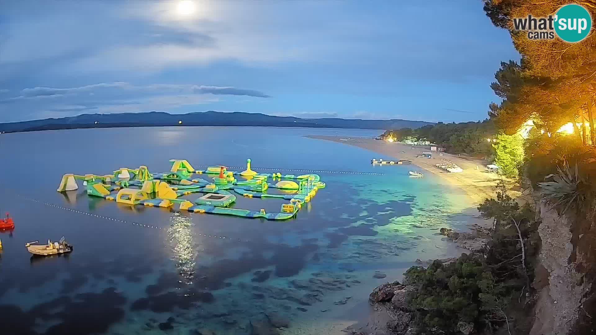 Spletna kamera Bol Zlatni Rat – Pogled v živo z otoka Brač