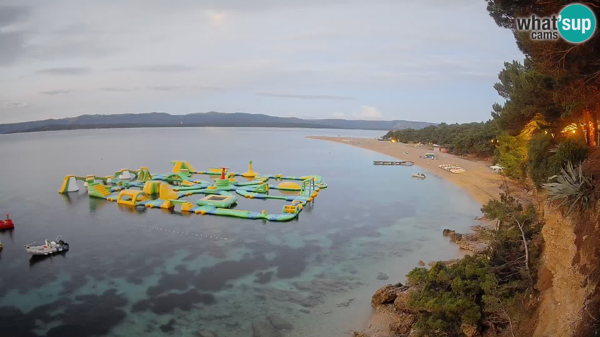 Spletna kamera Bol Zlatni Rat – Pogled v živo z otoka Brač