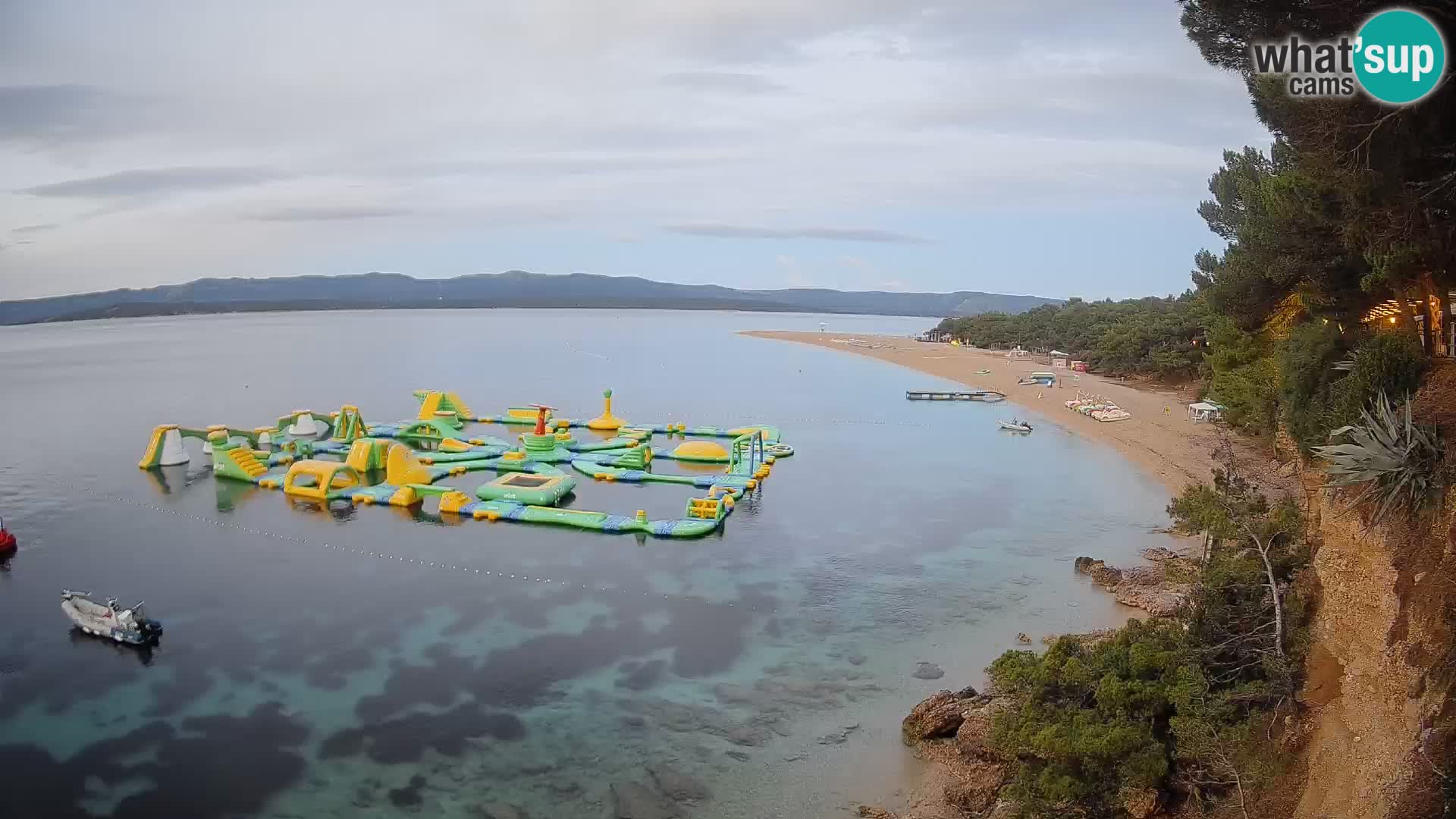Spletna kamera Bol Zlatni Rat – Pogled v živo z otoka Brač