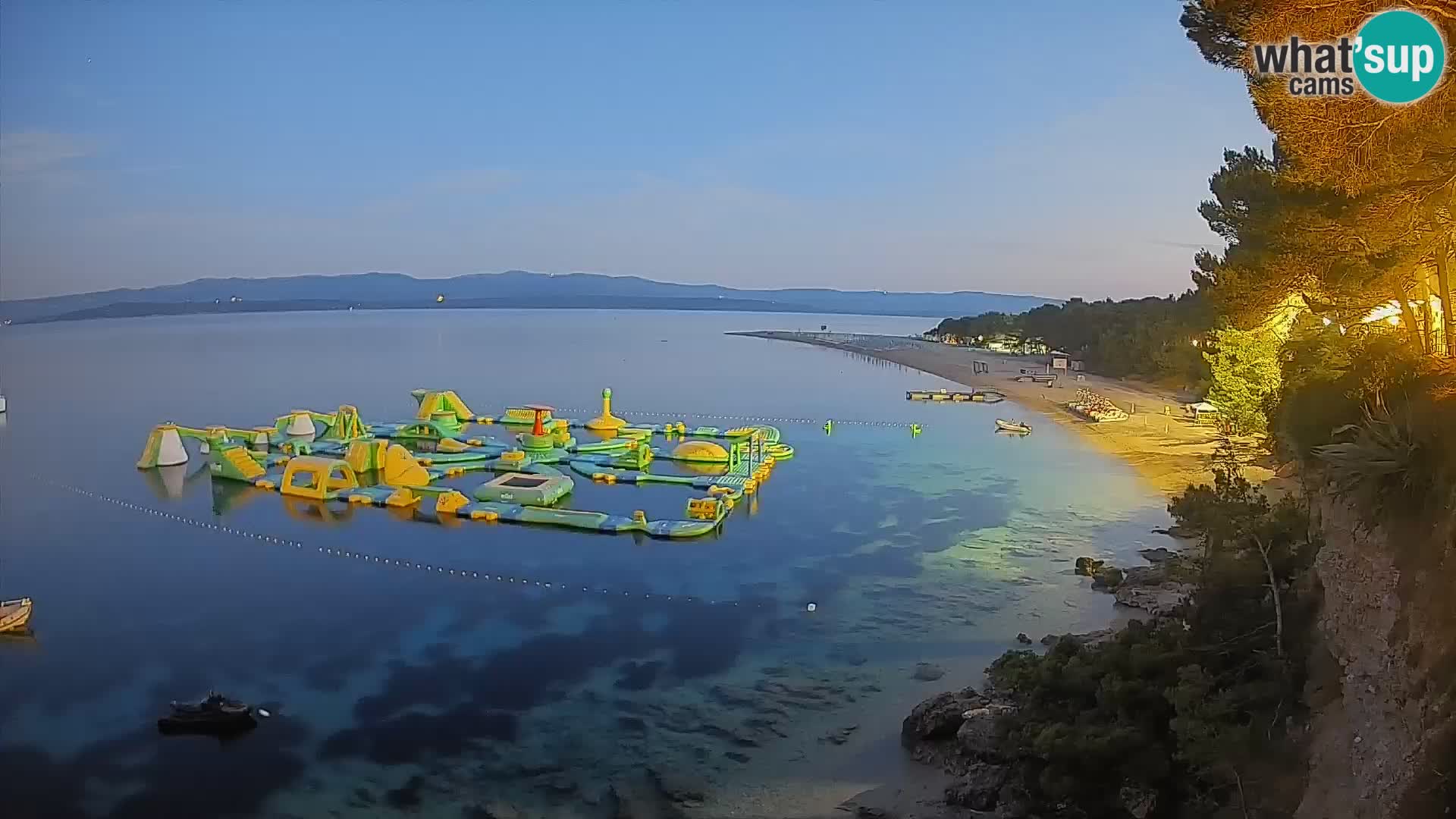Web kamera Bol Zlatni Rat – Pogled uživo s otoka Brača