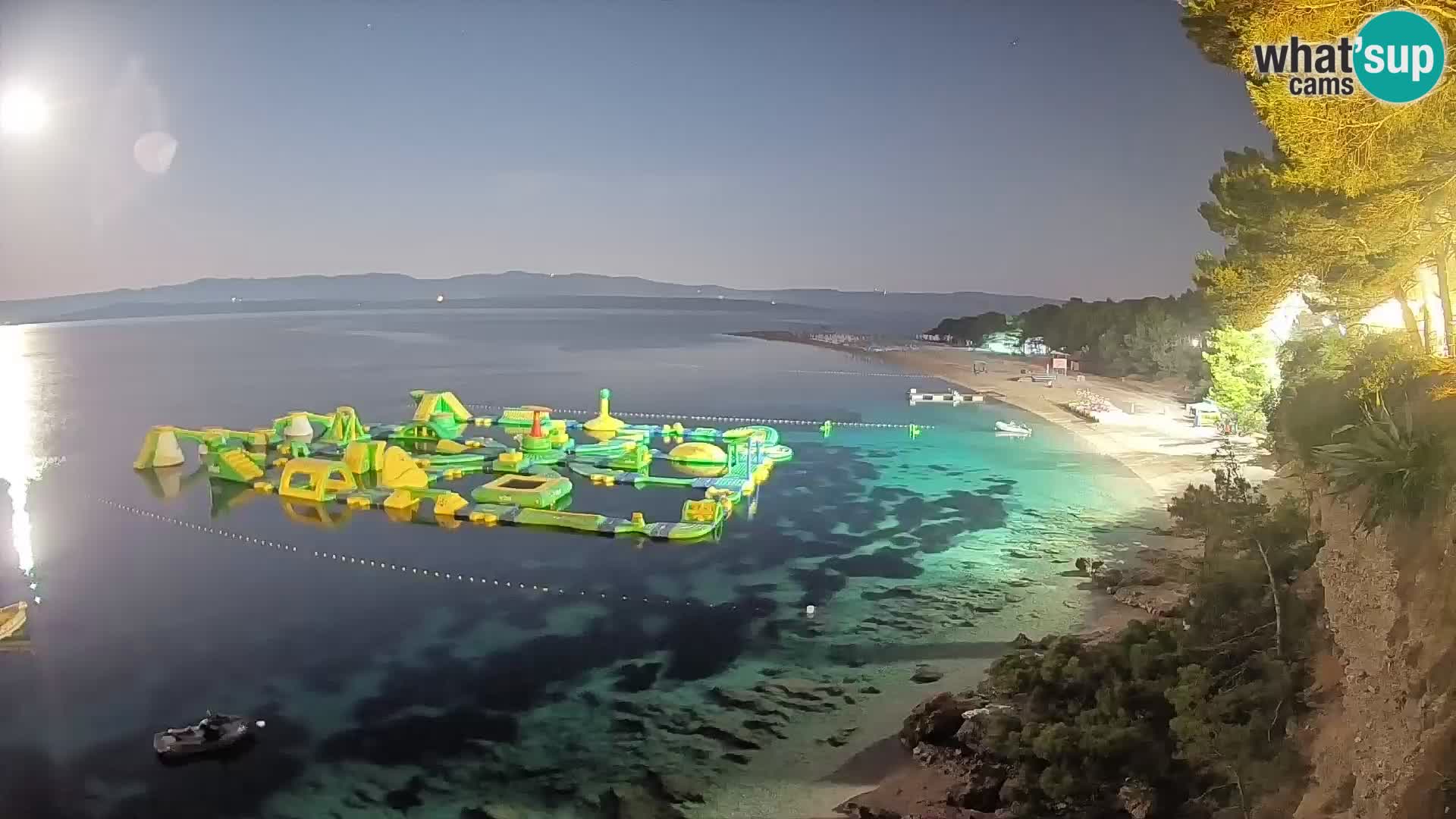 Web kamera Bol Zlatni Rat – Pogled uživo s otoka Brača