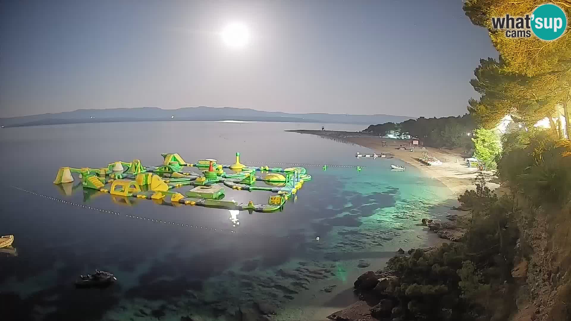 Web kamera Bol Zlatni Rat – Pogled uživo s otoka Brača