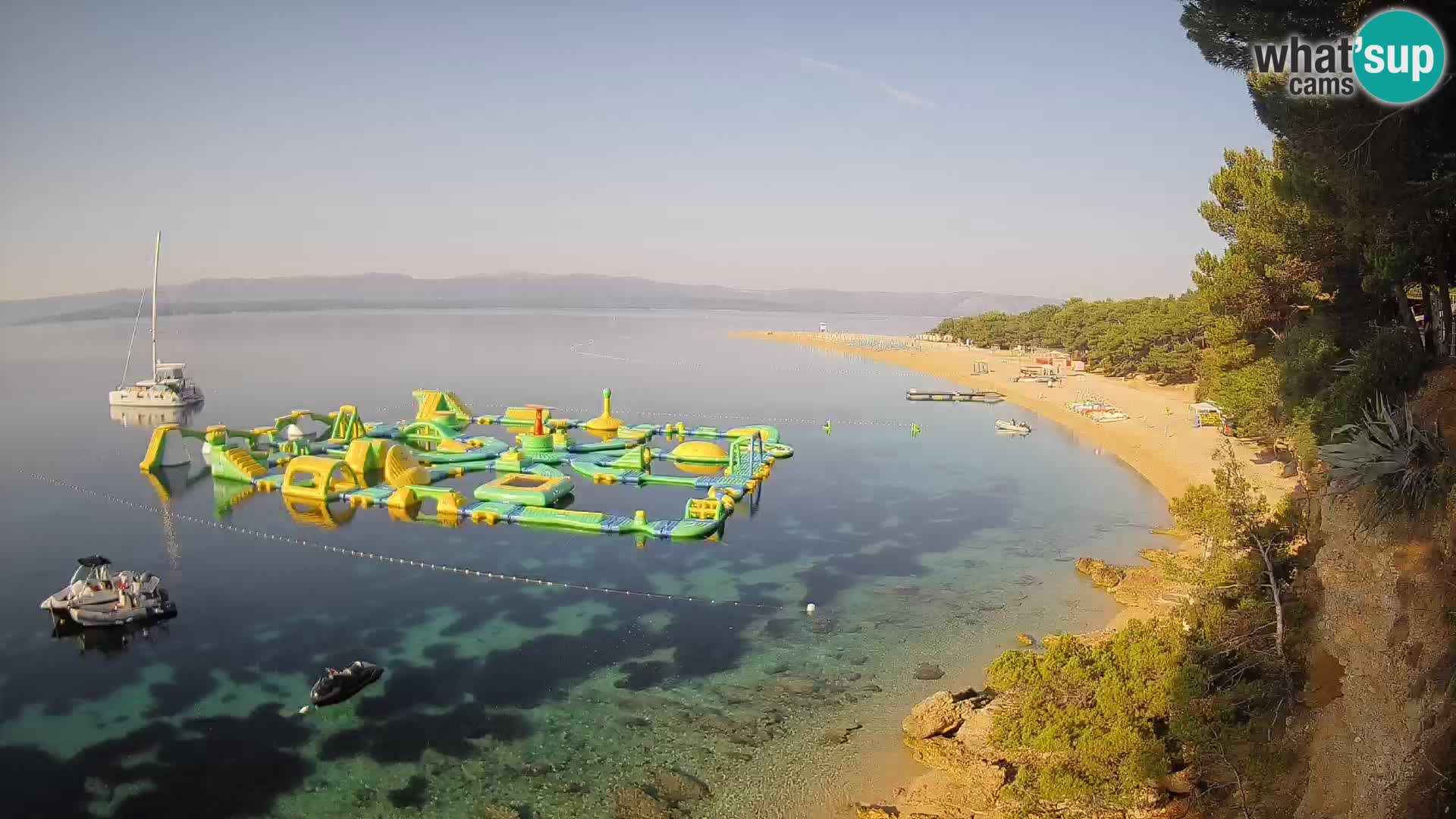 Web kamera Bol Zlatni Rat – Pogled uživo s otoka Brača