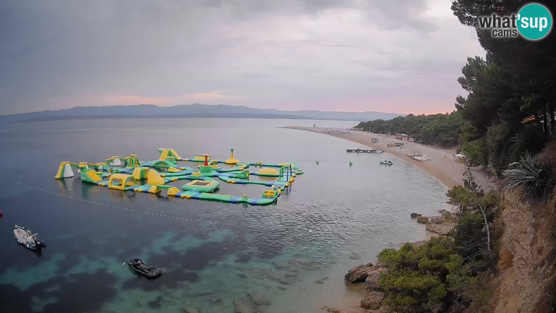 Spletna kamera Bol Zlatni Rat – Pogled v živo z otoka Brač