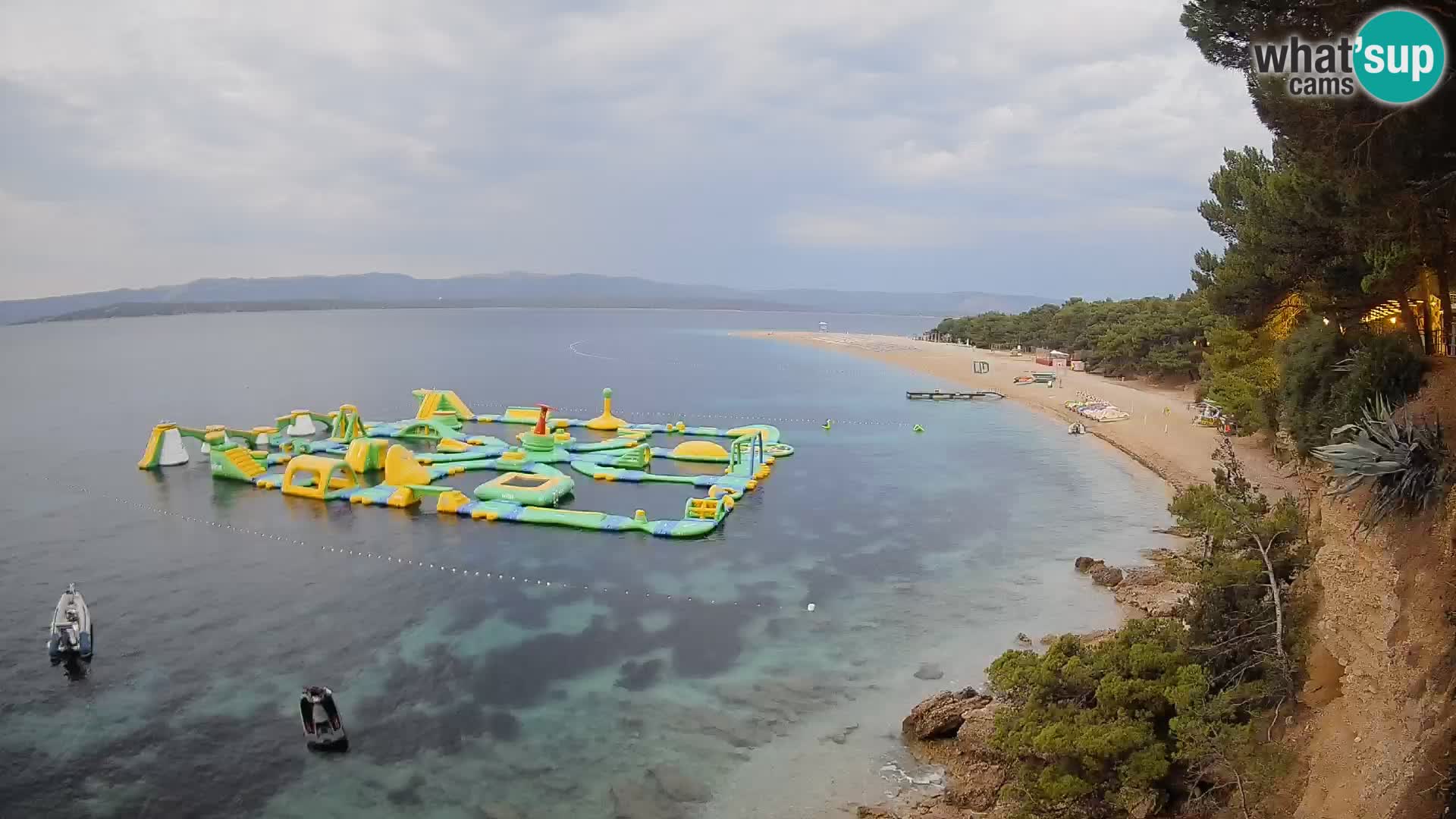 Spletna kamera Bol Zlatni Rat – Pogled v živo z otoka Brač