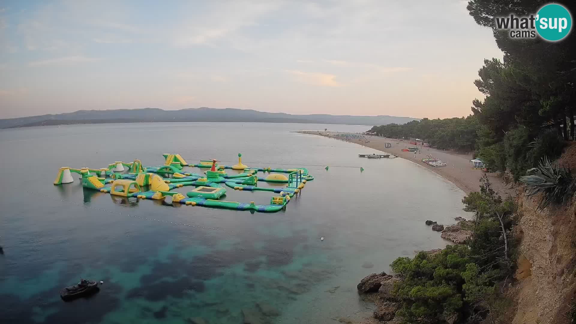 Spletna kamera Bol Zlatni Rat – Pogled v živo z otoka Brač