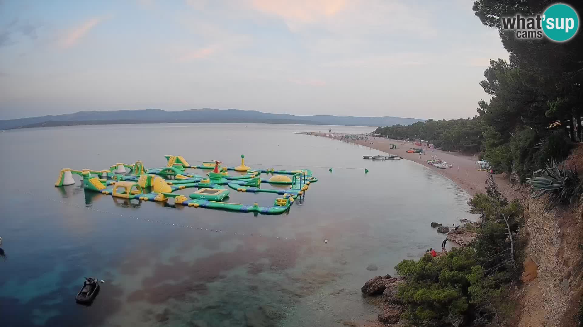 Web kamera Bol Zlatni Rat – Pogled uživo s otoka Brača