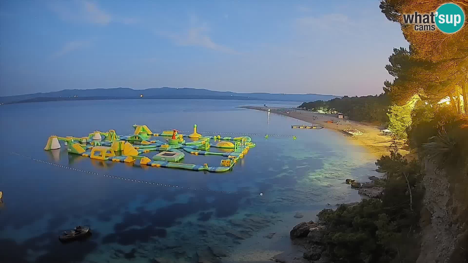 Spletna kamera Bol Zlatni Rat – Pogled v živo z otoka Brač