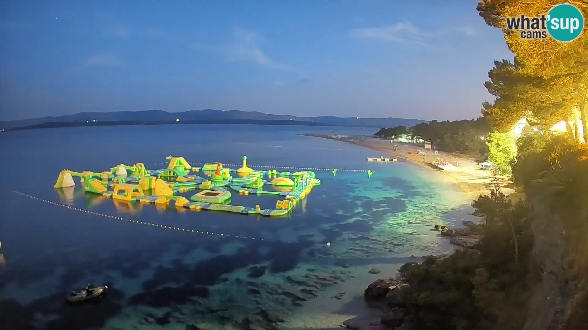 Spletna kamera Bol Zlatni Rat – Pogled v živo z otoka Brač