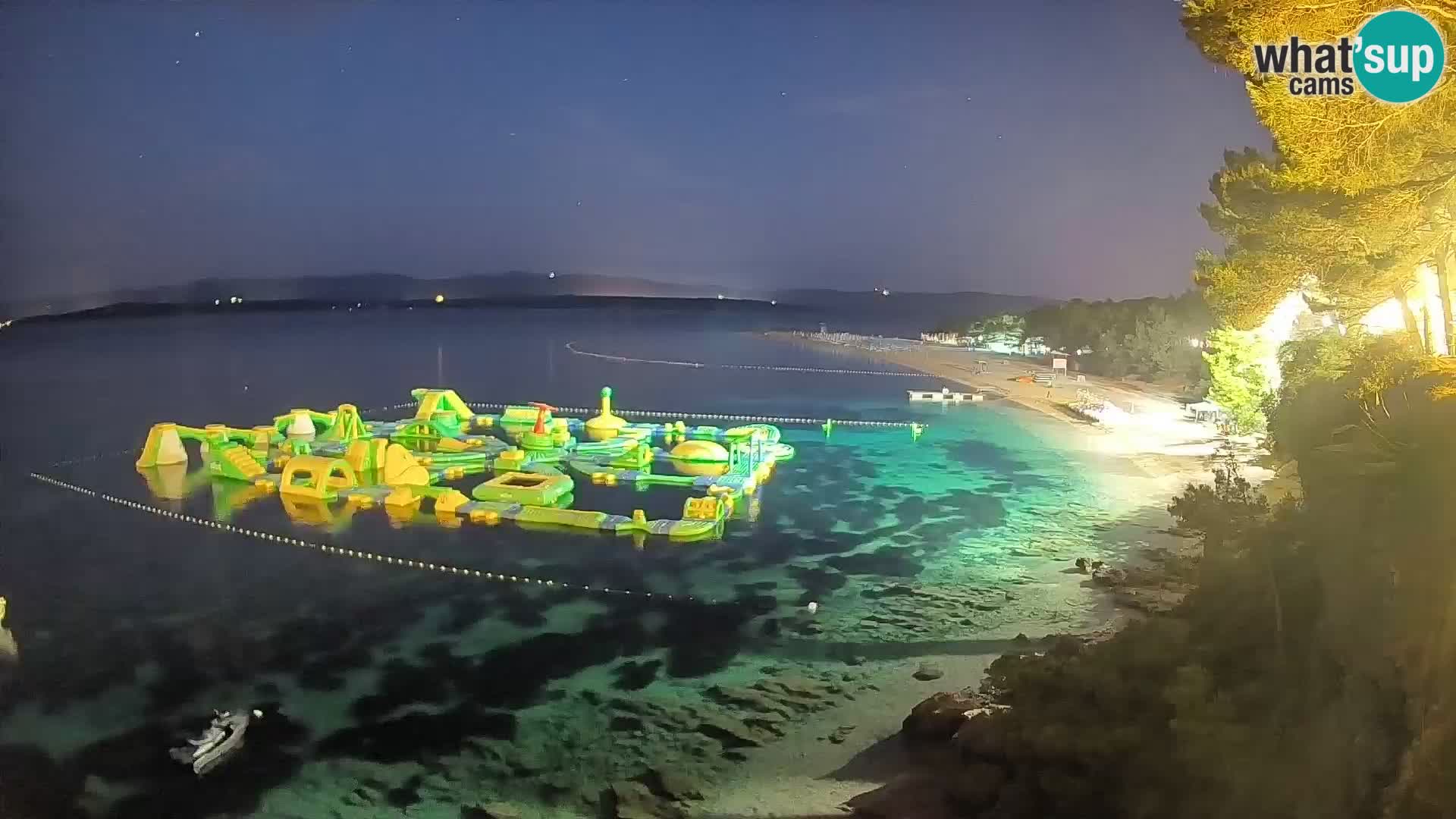 Spletna kamera Bol Zlatni Rat – Pogled v živo z otoka Brač