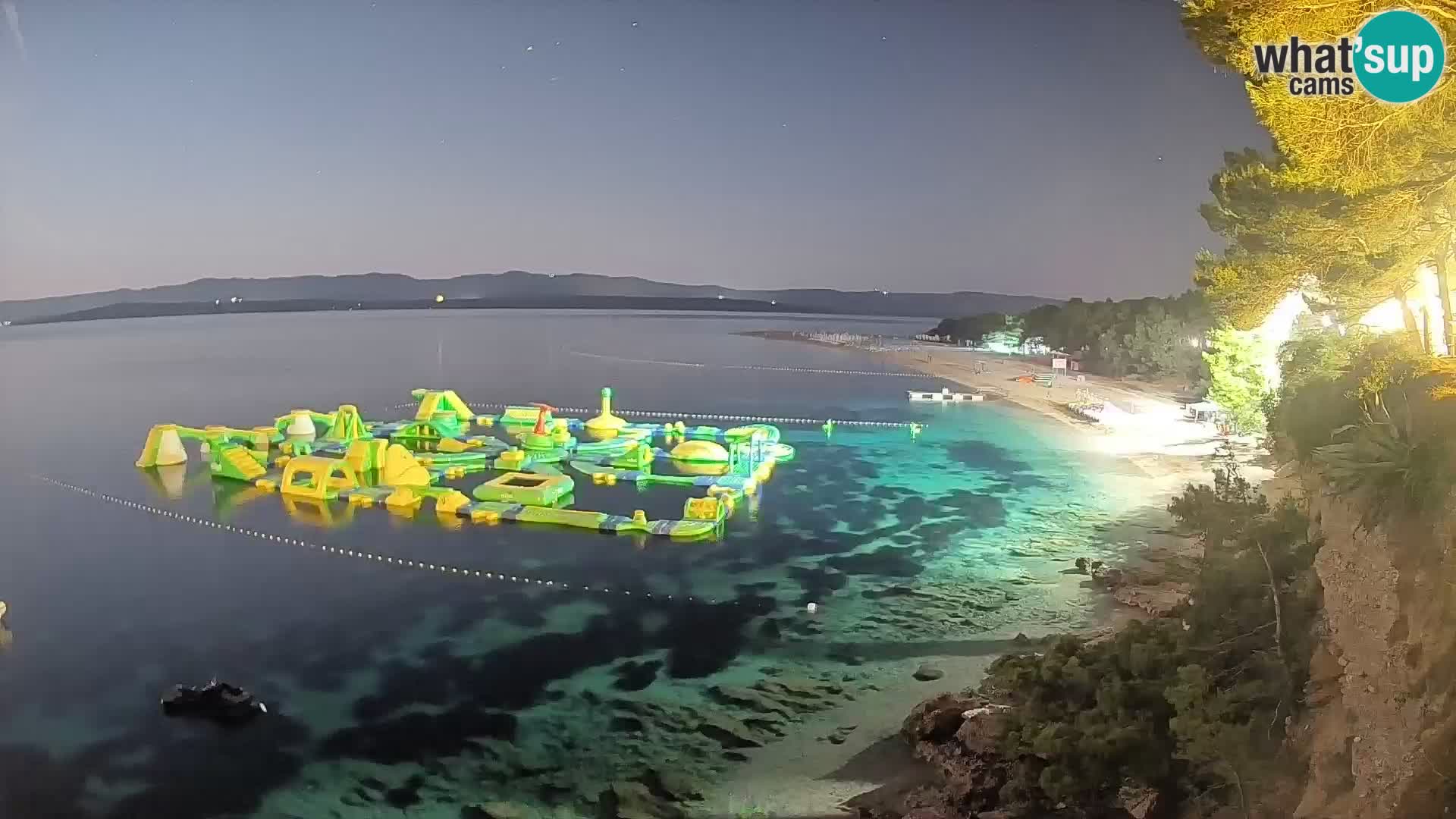 Spletna kamera Bol Zlatni Rat – Pogled v živo z otoka Brač