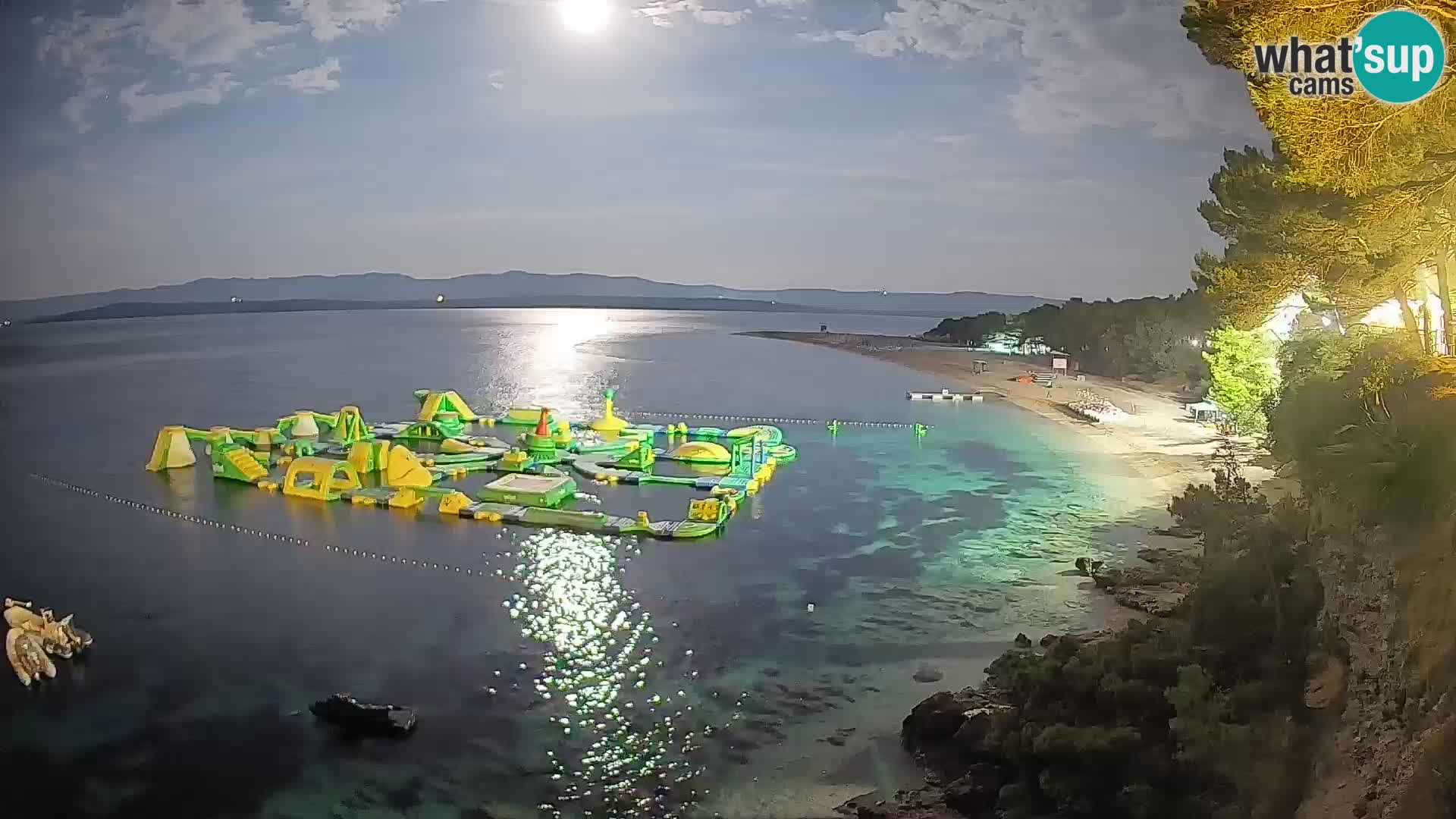 Spletna kamera Bol Zlatni Rat – Pogled v živo z otoka Brač