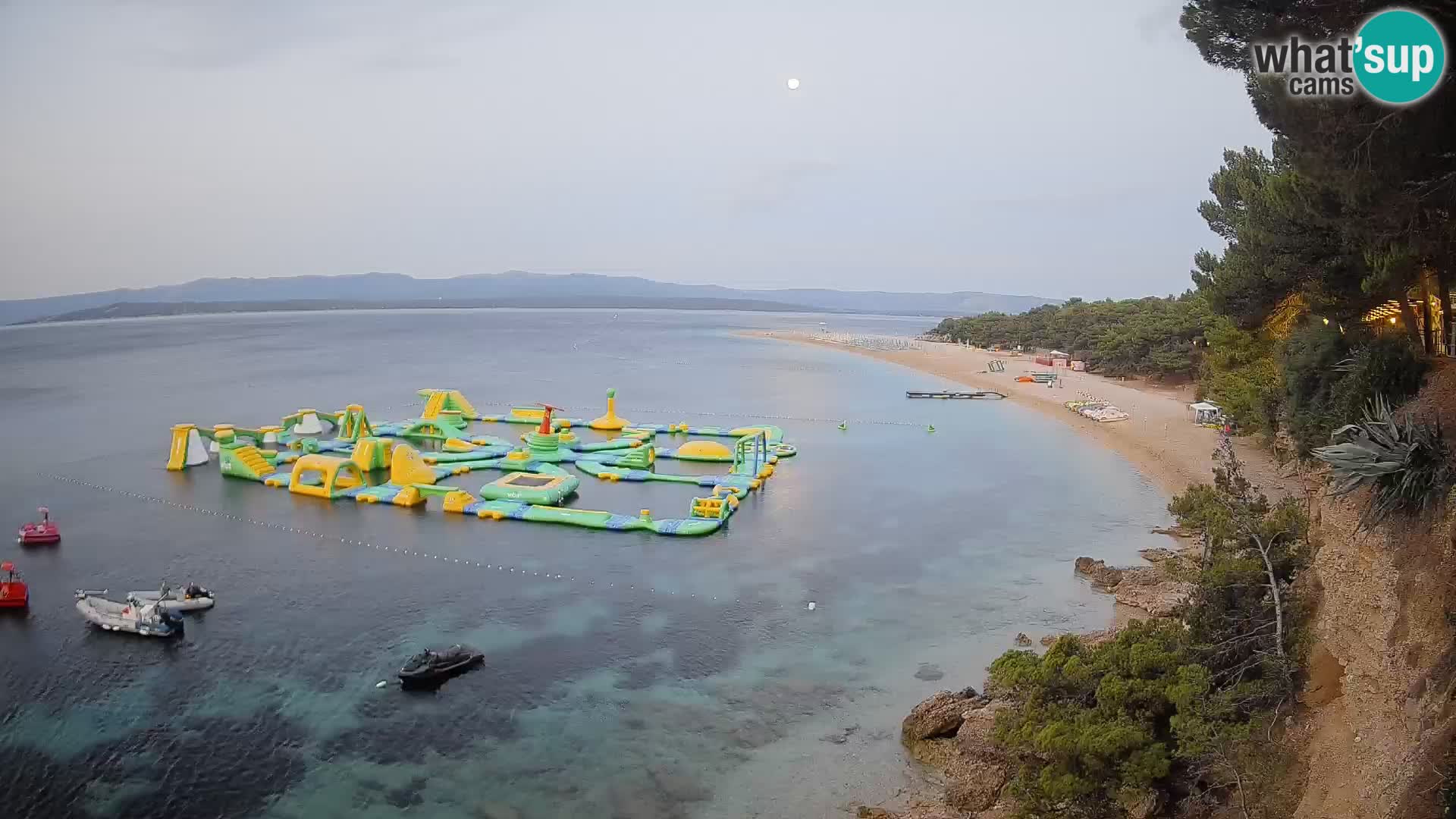 Spletna kamera Bol Zlatni Rat – Pogled v živo z otoka Brač