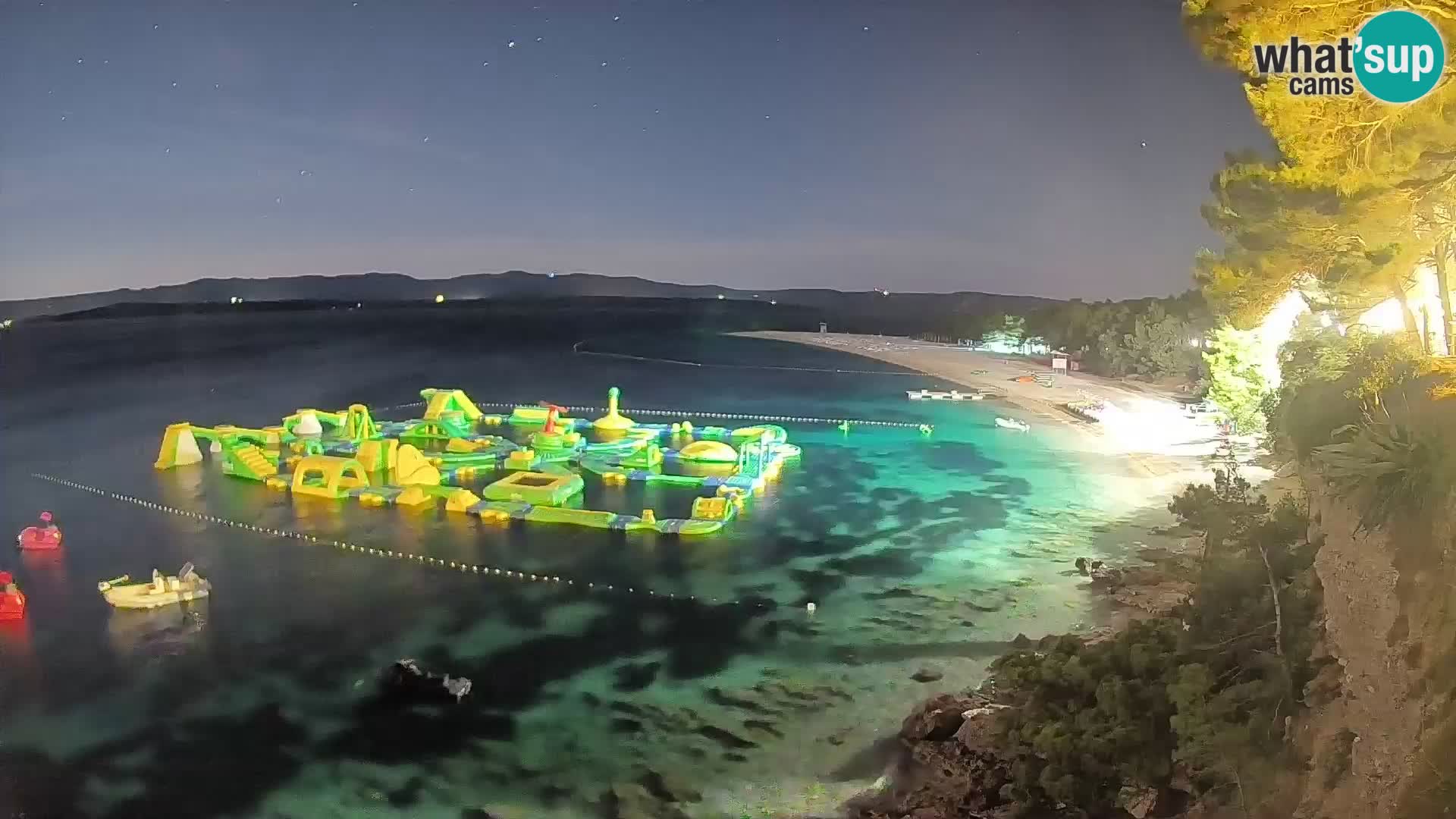Spletna kamera Bol Zlatni Rat – Pogled v živo z otoka Brač